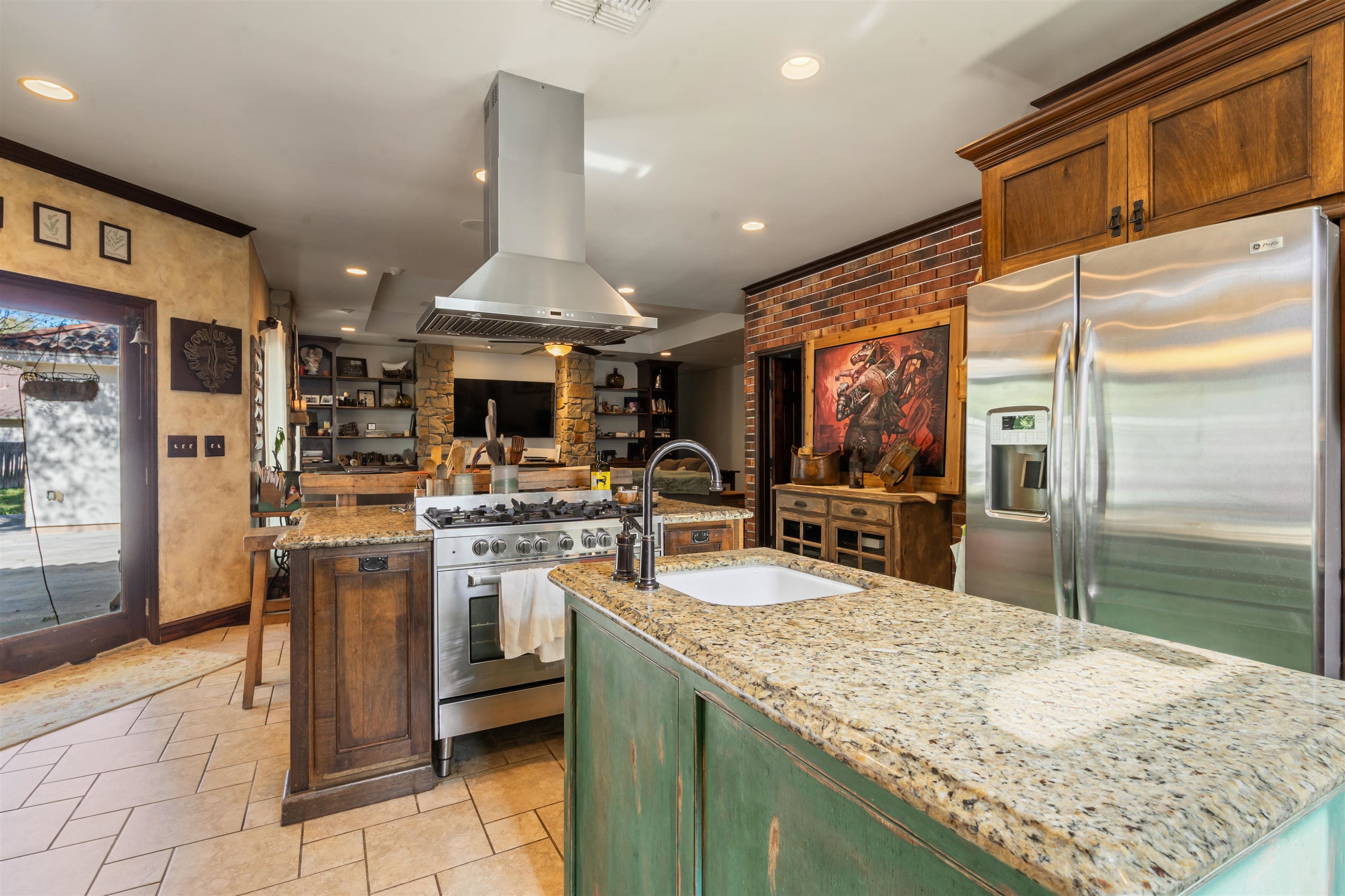 Image 19 of 42 For 121 Guyler  