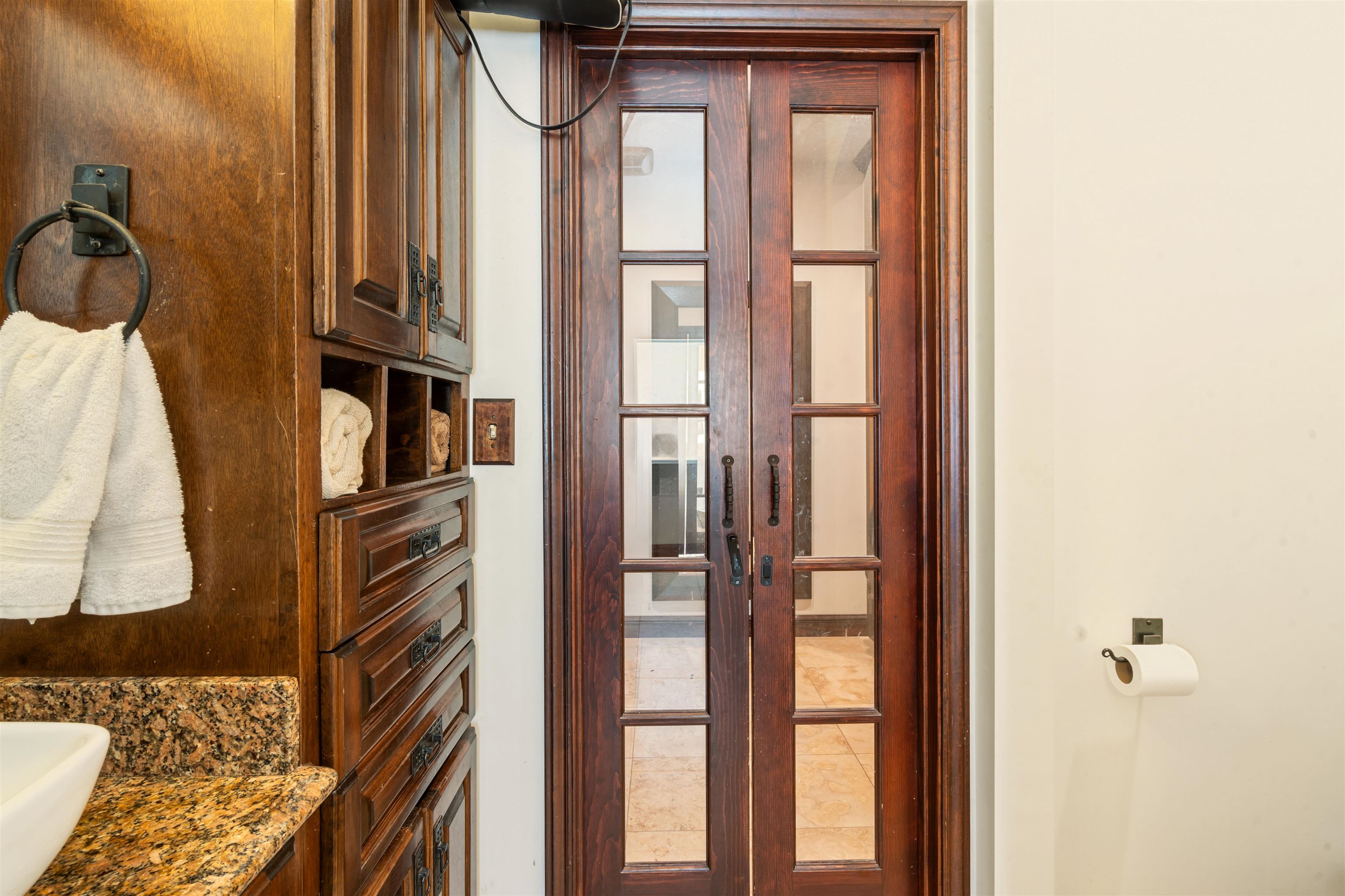 Image 24 of 42 For 121 Guyler  