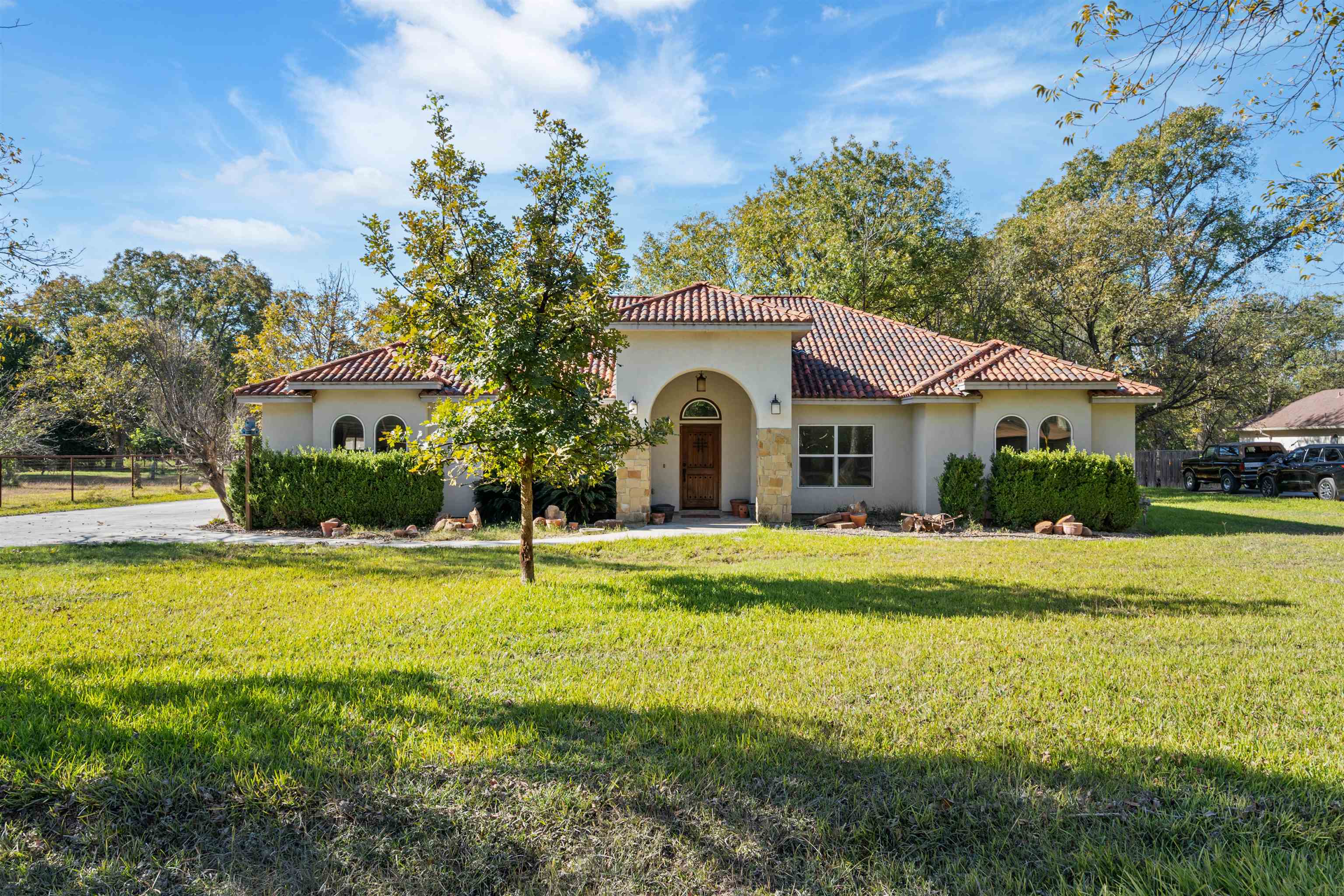 Image 3 of 42 For 121 Guyler  