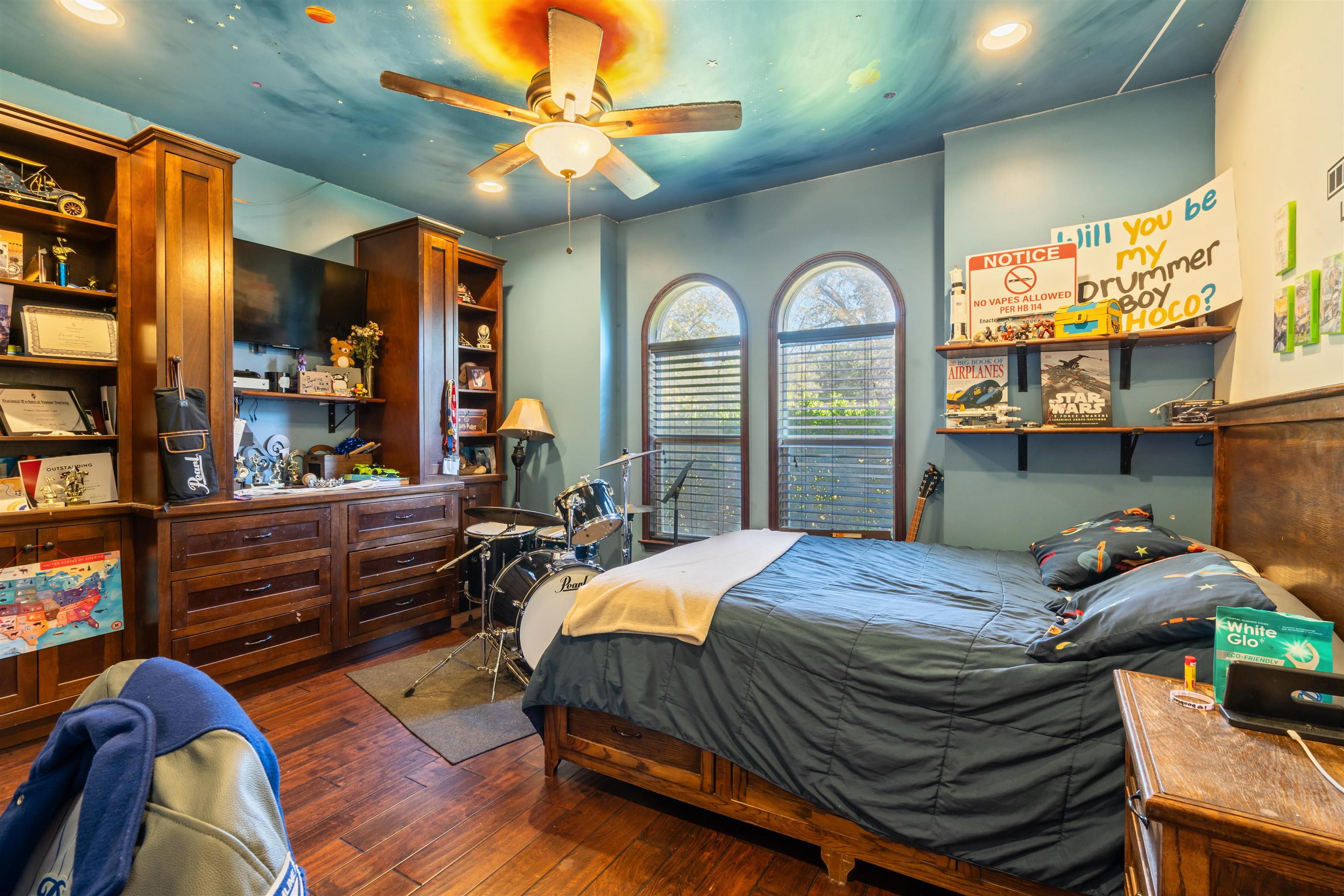 Image 30 of 42 For 121 Guyler  