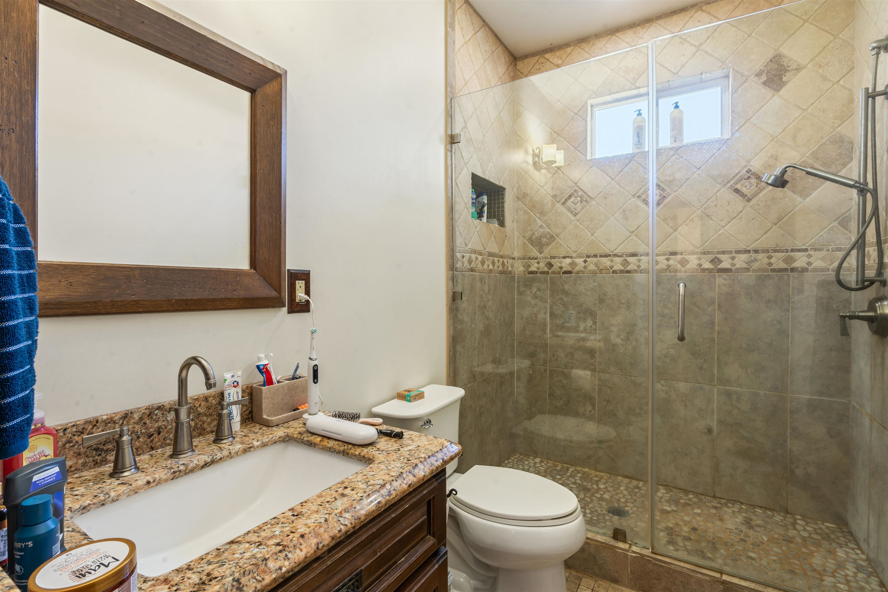 Image 33 of 42 For 121 Guyler  