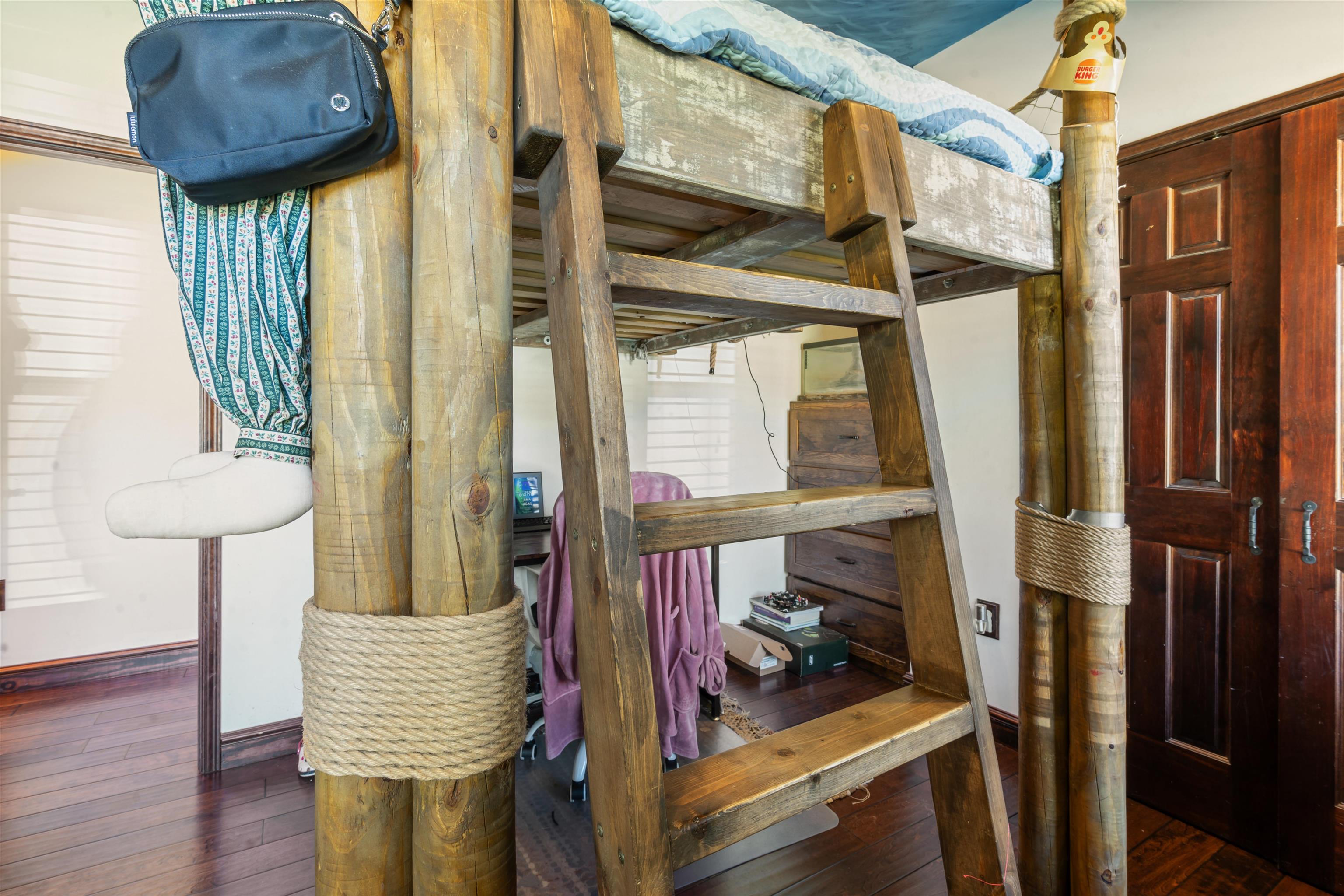 Image 36 of 42 For 121 Guyler  