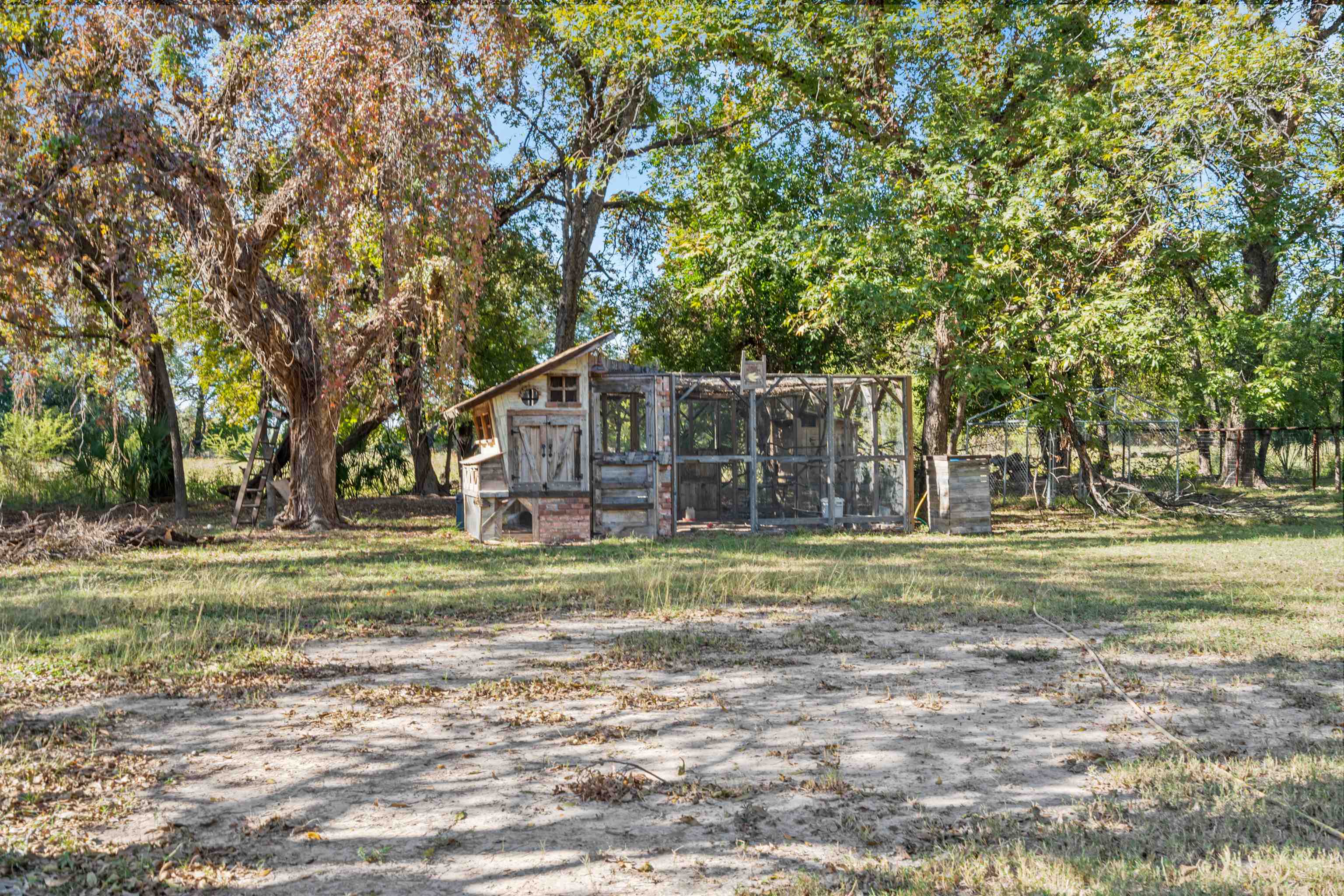 Image 41 of 42 For 121 Guyler  