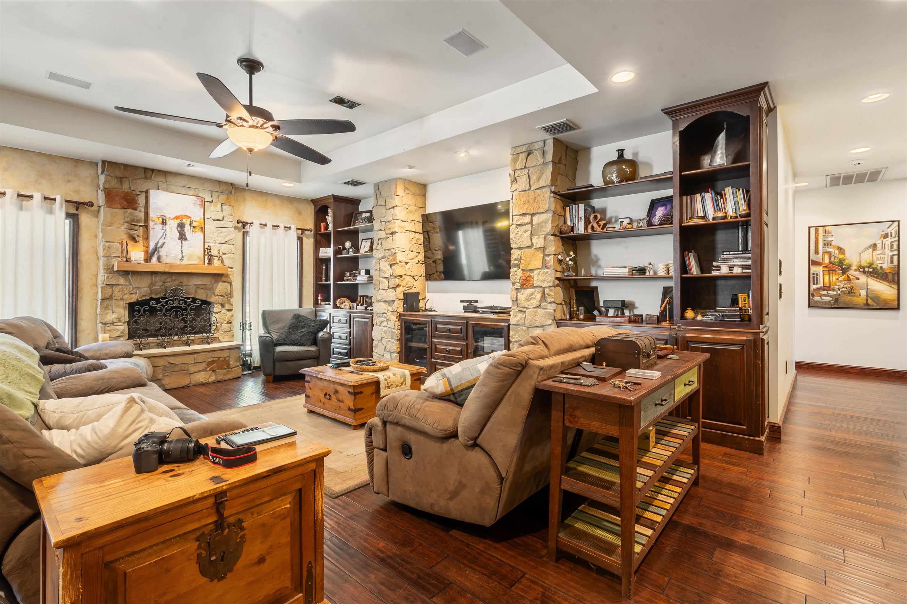 Image 8 of 42 For 121 Guyler  