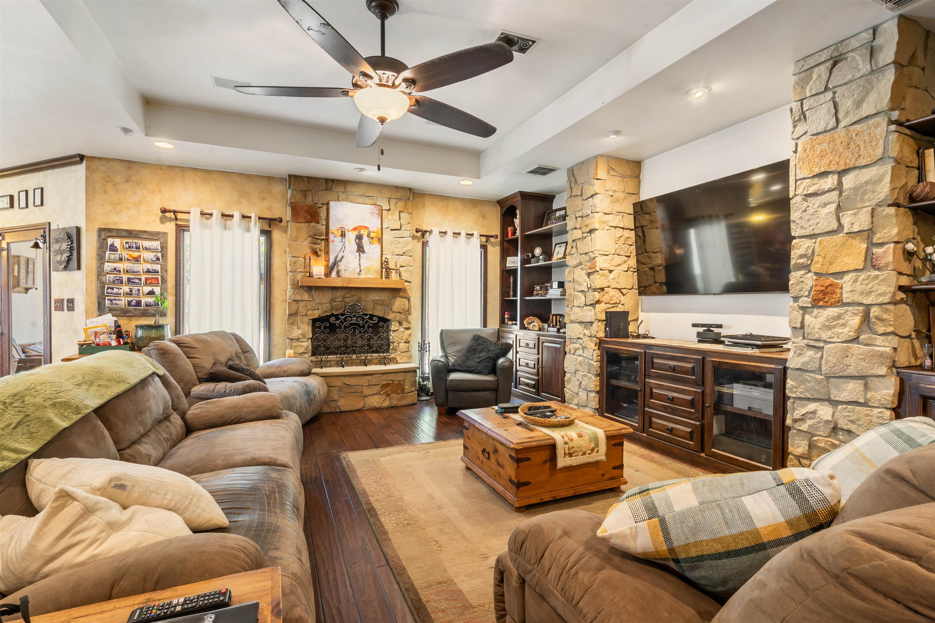 Image 9 of 42 For 121 Guyler  