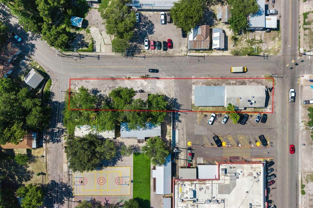 Image 12 of 13 For 202 Canal E