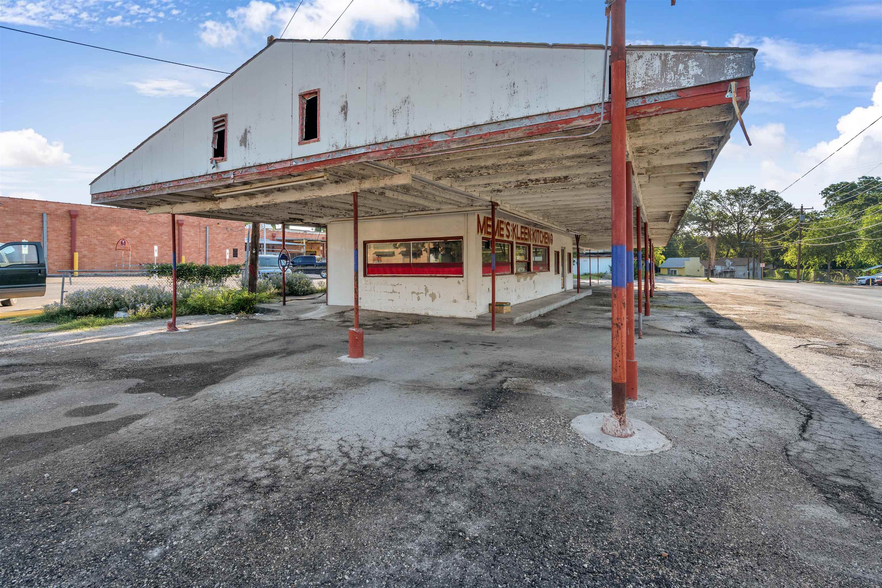 Image 4 of 13 For 202 Canal E