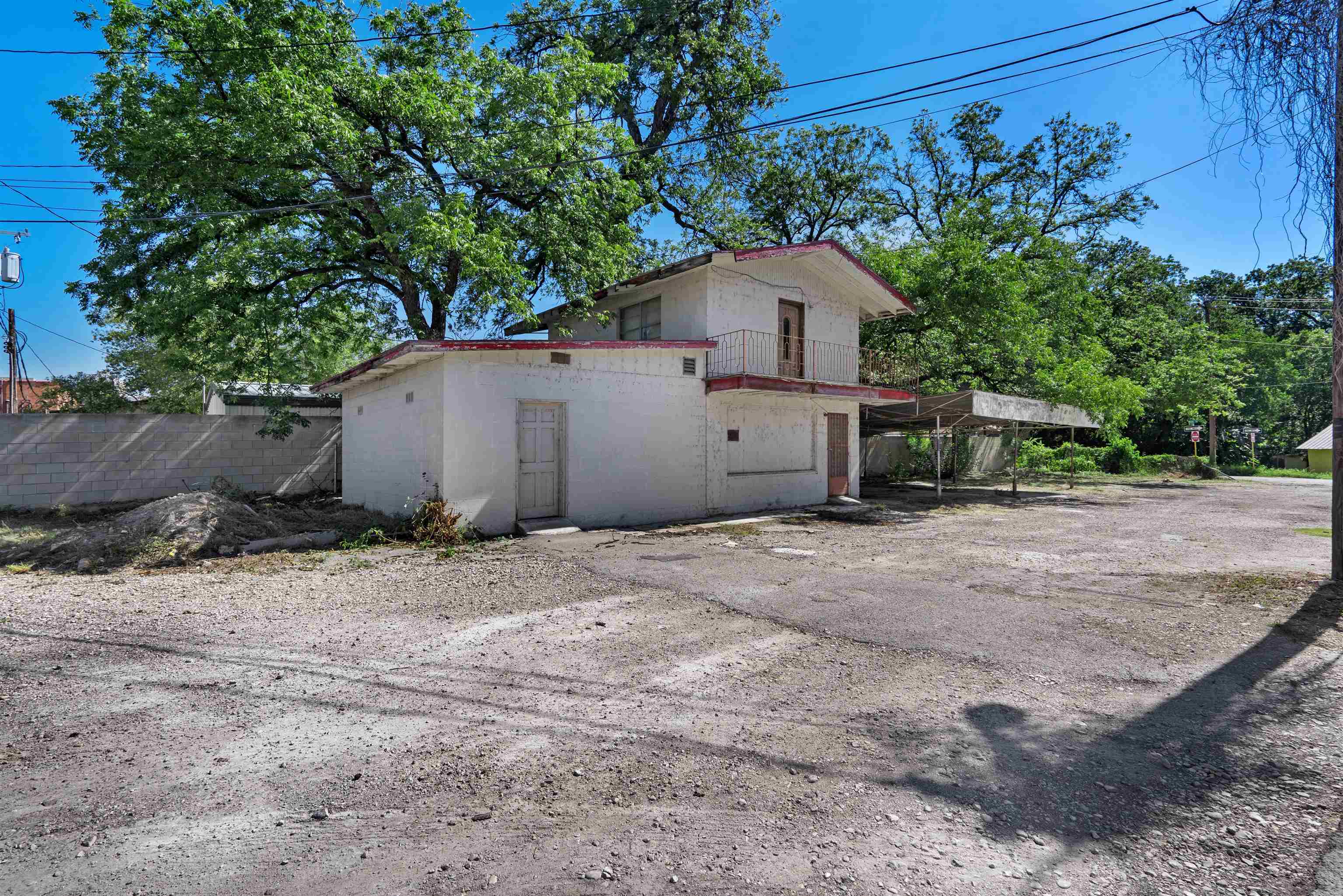 Image 7 of 13 For 202 Canal E