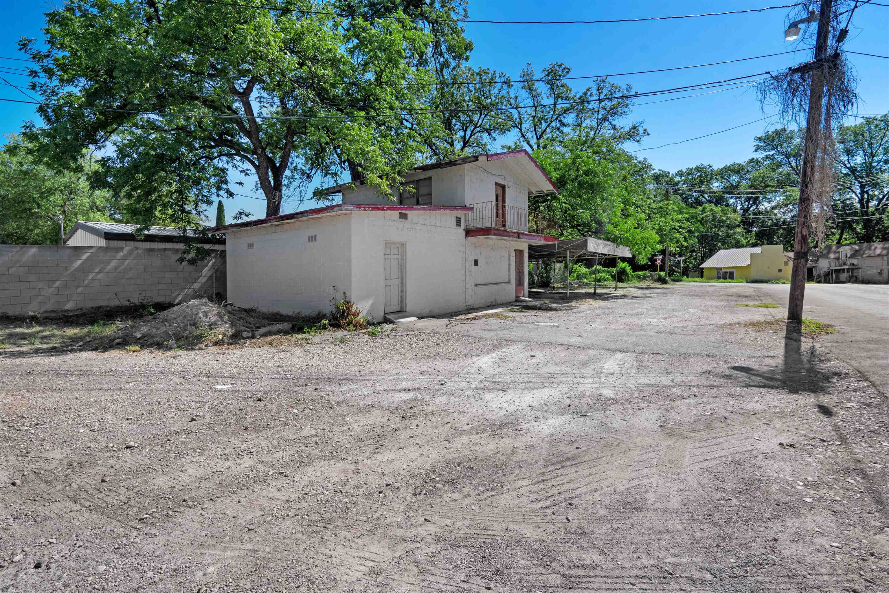 Image 9 of 13 For 202 Canal E