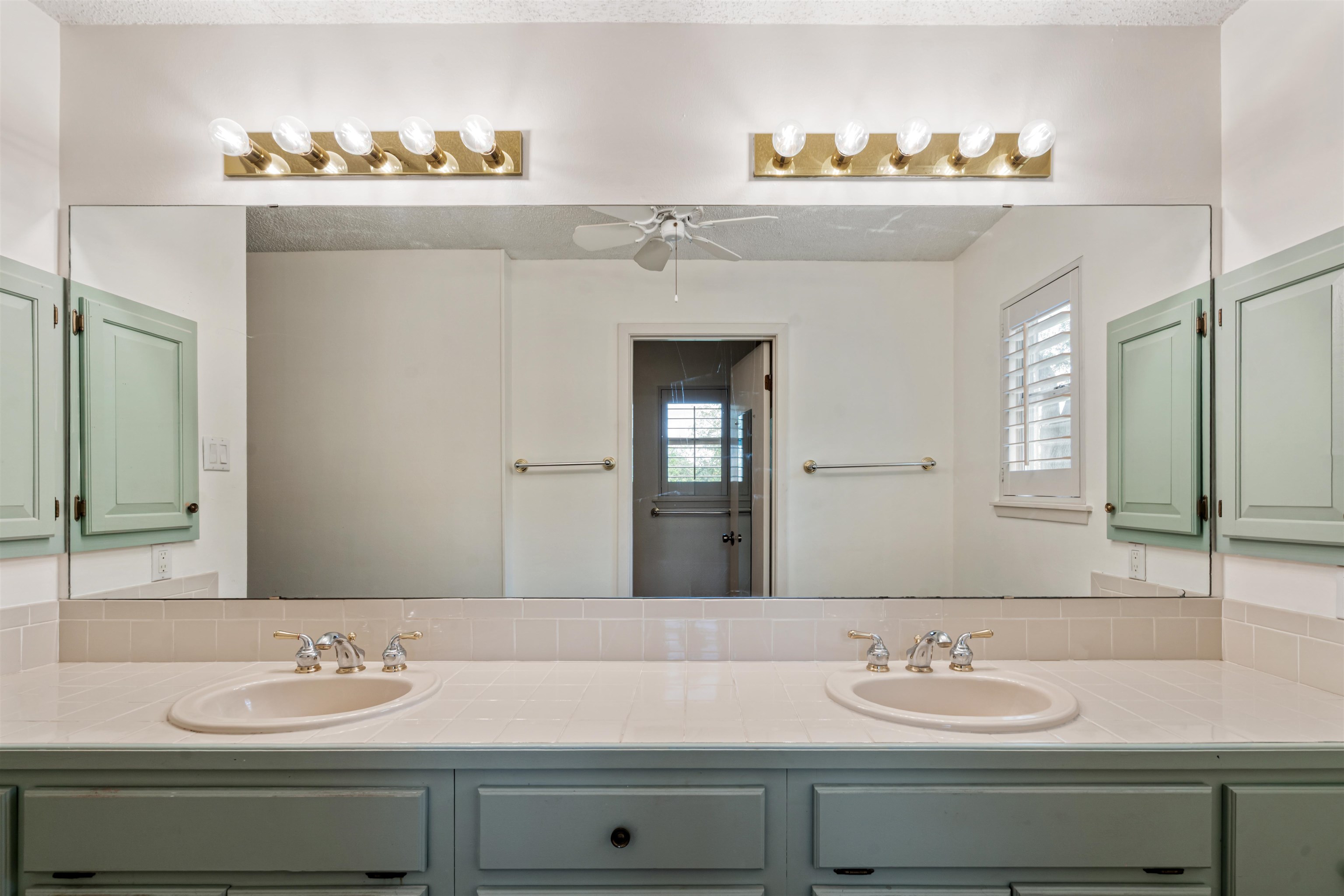 Image 28 of 48 For 108 Ceniza Hills Cir