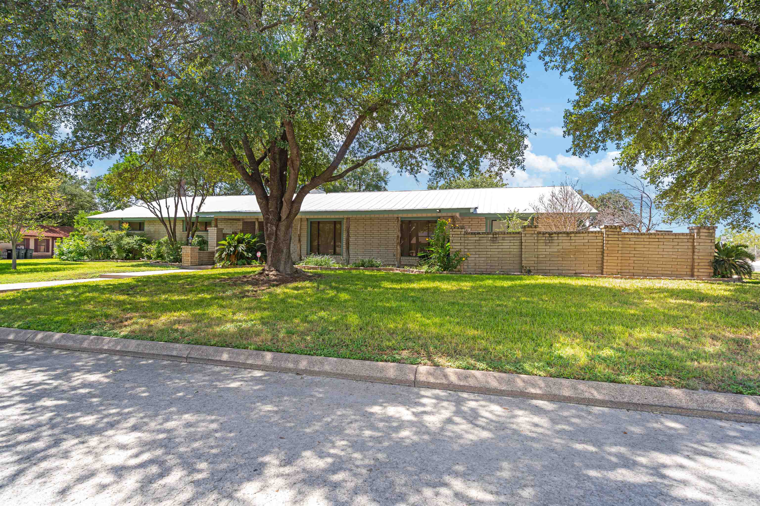 Image 3 of 48 For 108 Ceniza Hills Cir