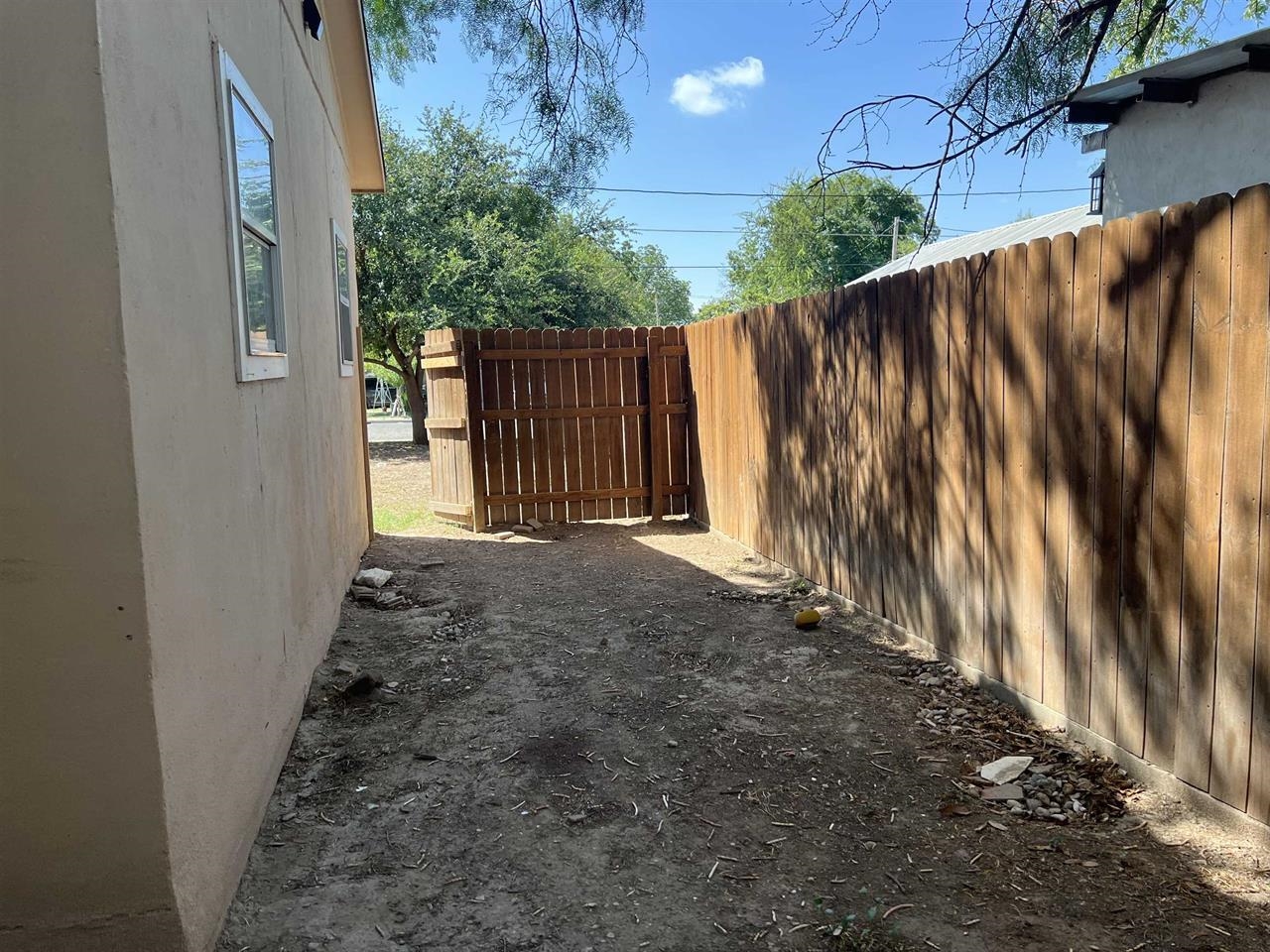 Image 11 of 11 For 208 Chapoy W