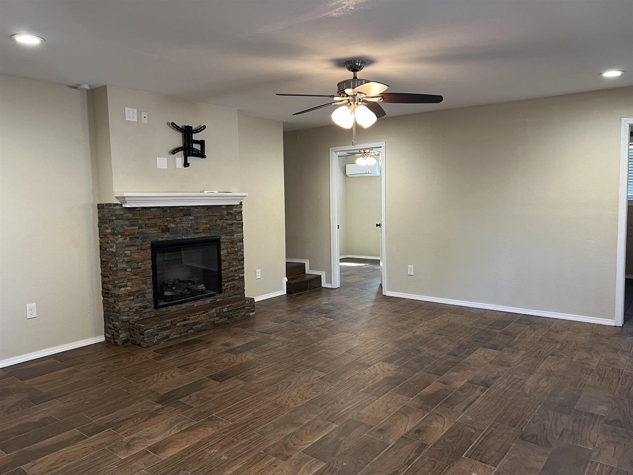 Image 5 of 11 For 208 Chapoy W