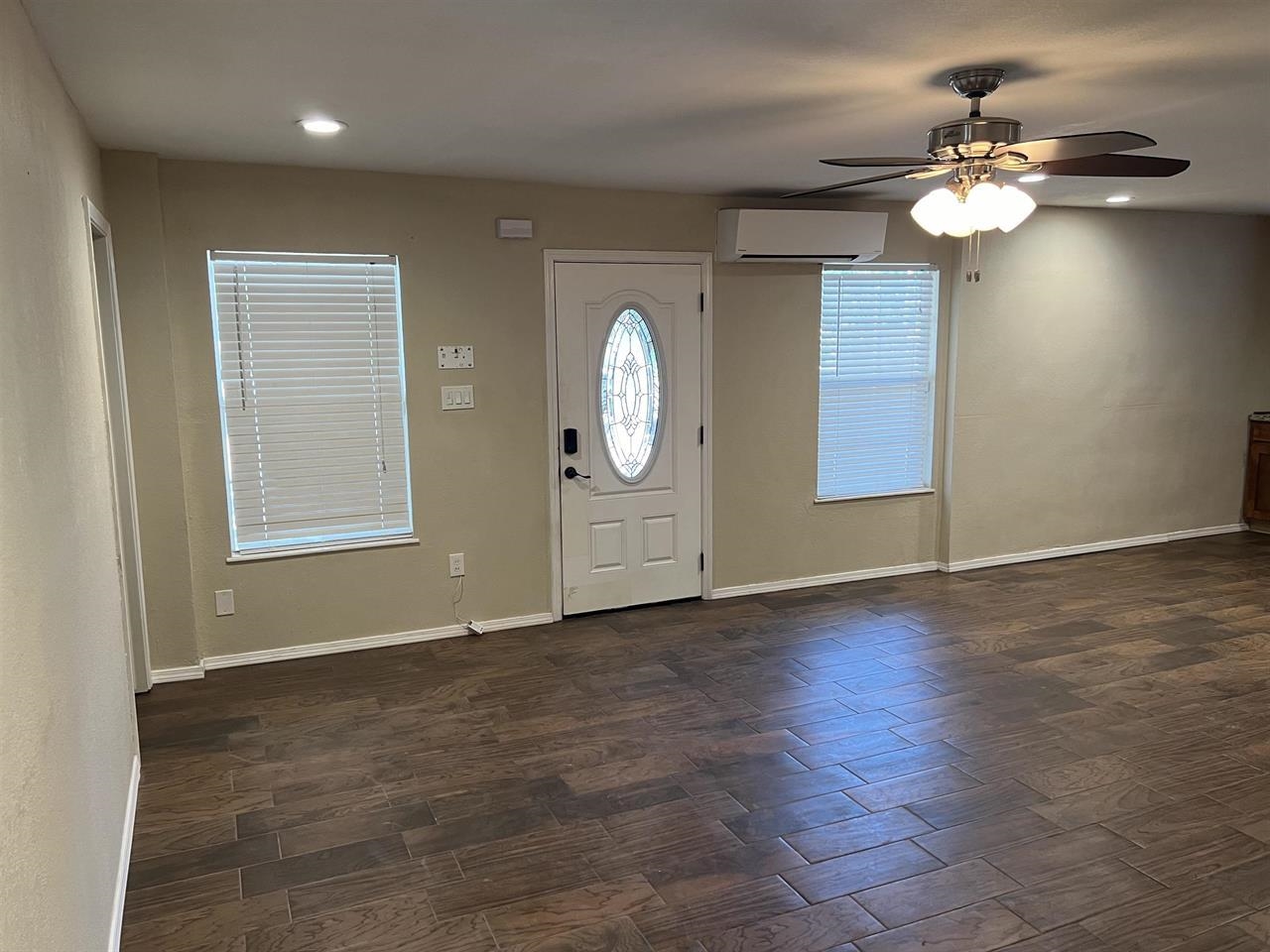 Image 6 of 11 For 208 Chapoy W