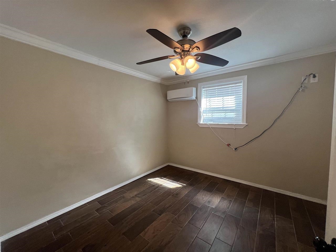 Image 9 of 11 For 208 Chapoy W