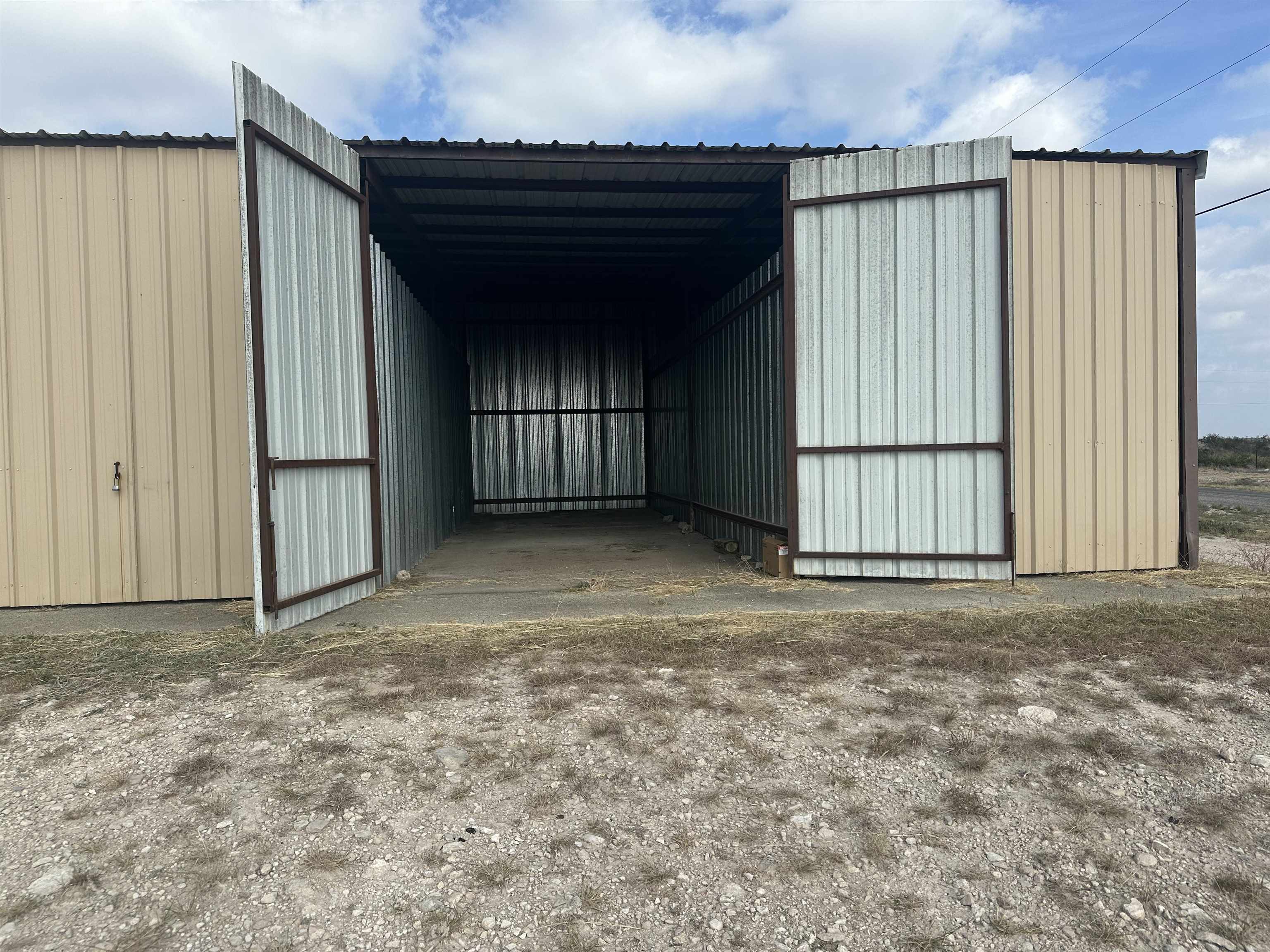 Image 15 of 21 For 6748 Texas Road #2