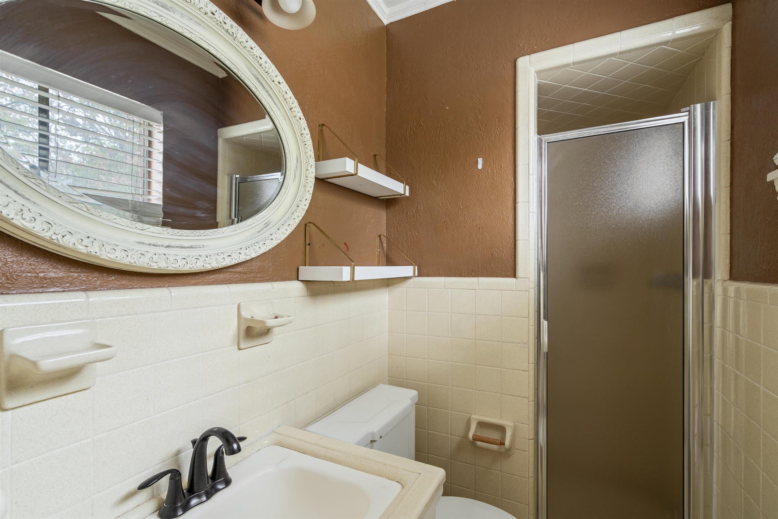 Image 18 of 20 For 214 Strickland W