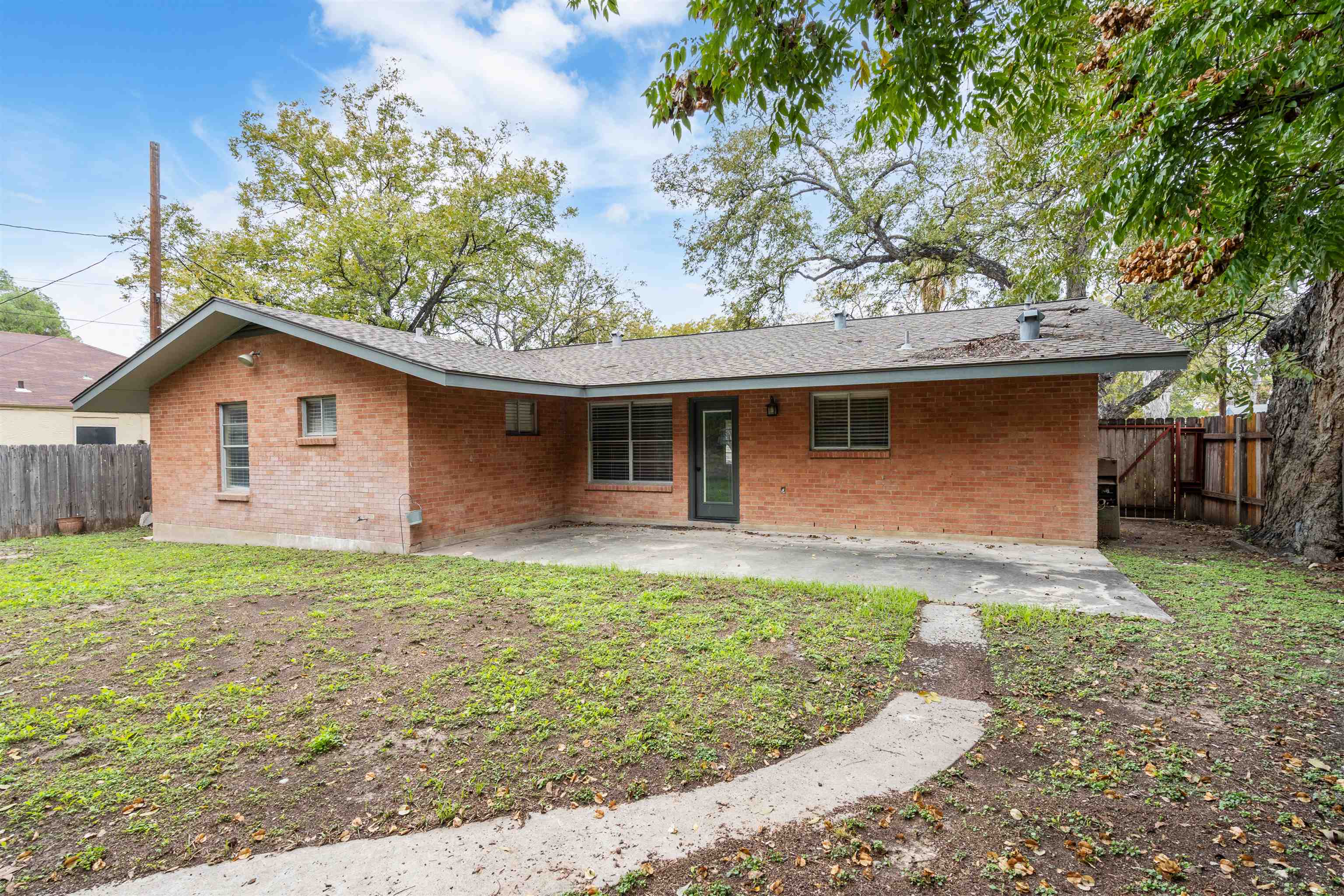 Image 19 of 20 For 214 Strickland W