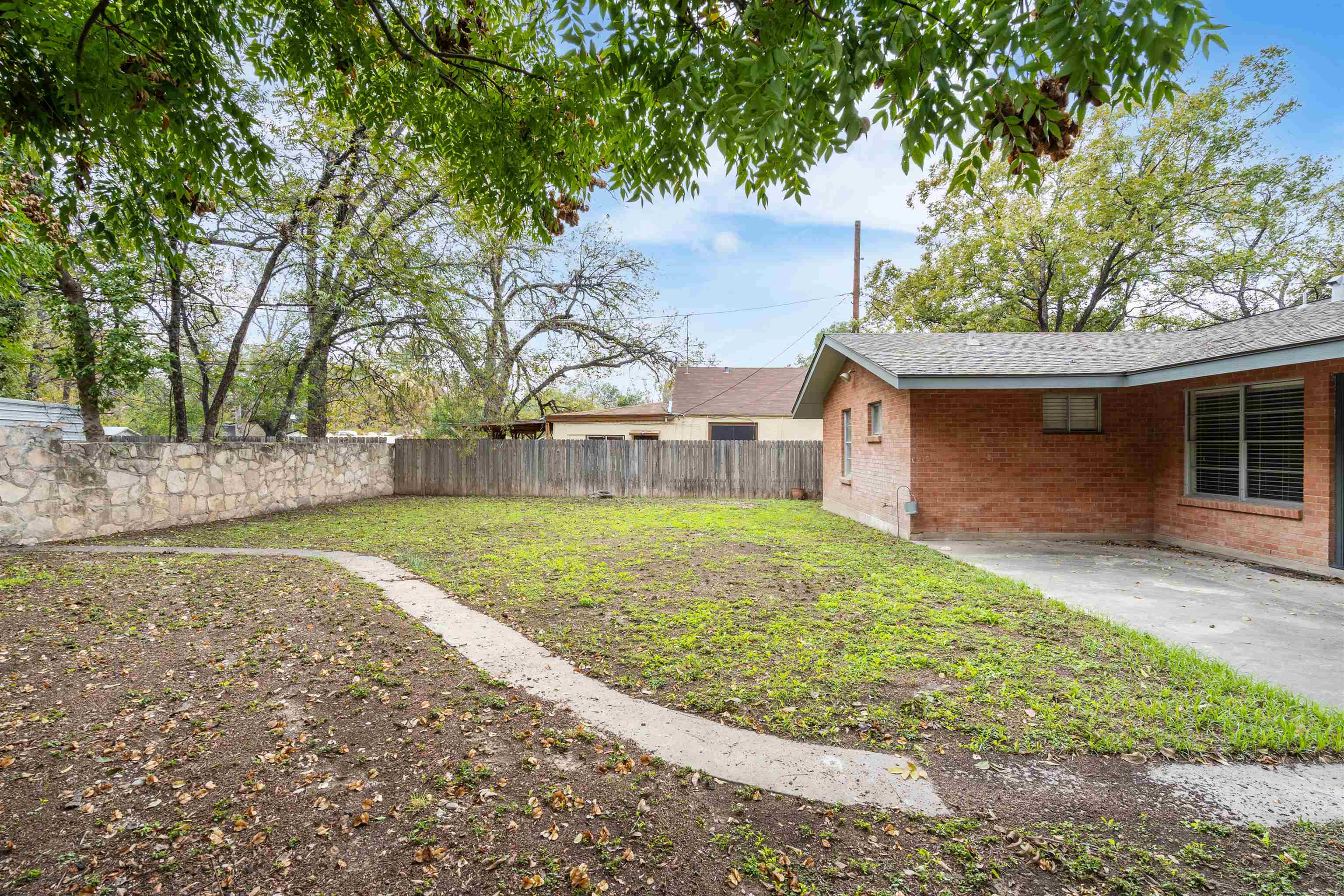 Image 20 of 20 For 214 Strickland W