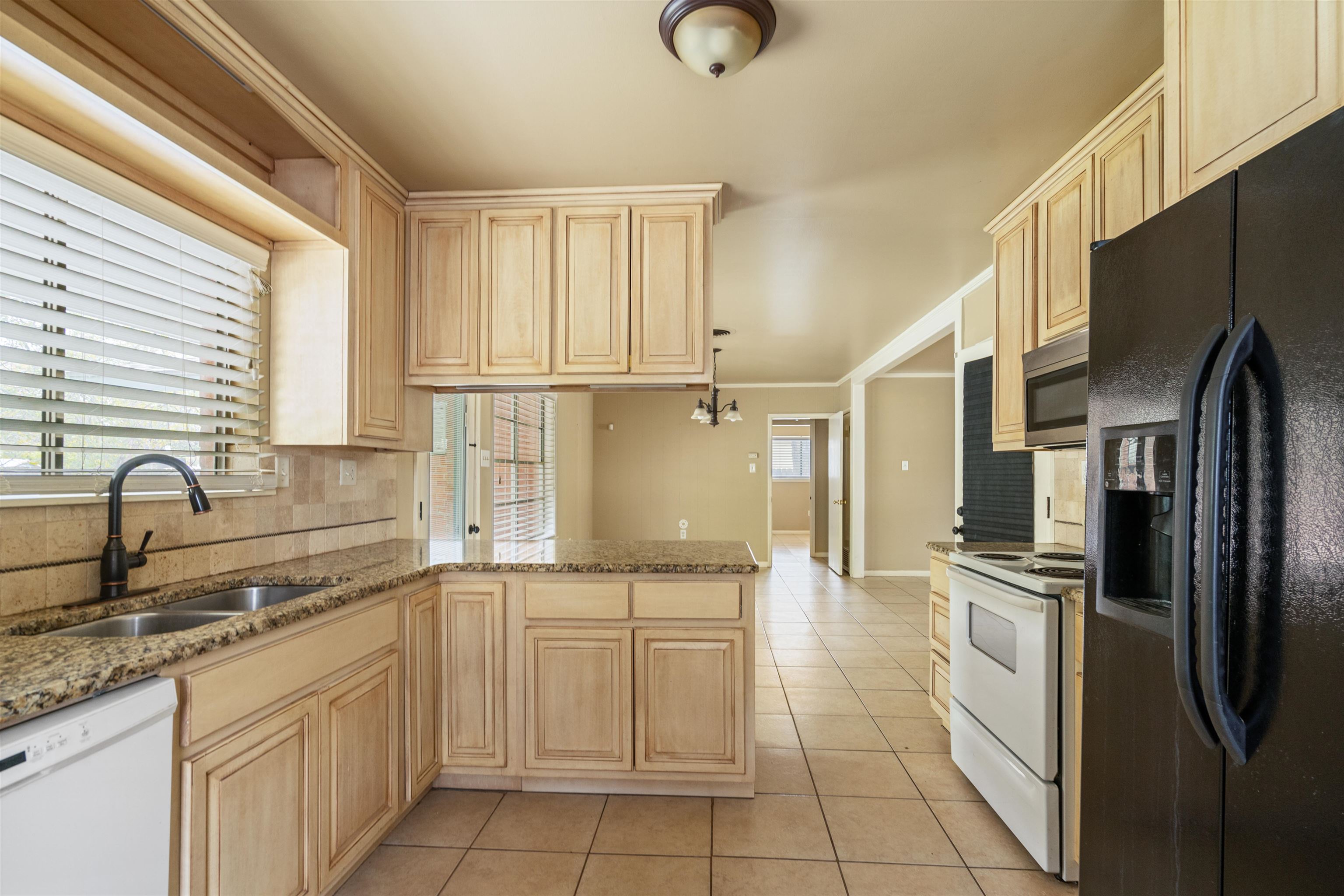 Image 7 of 20 For 214 Strickland W