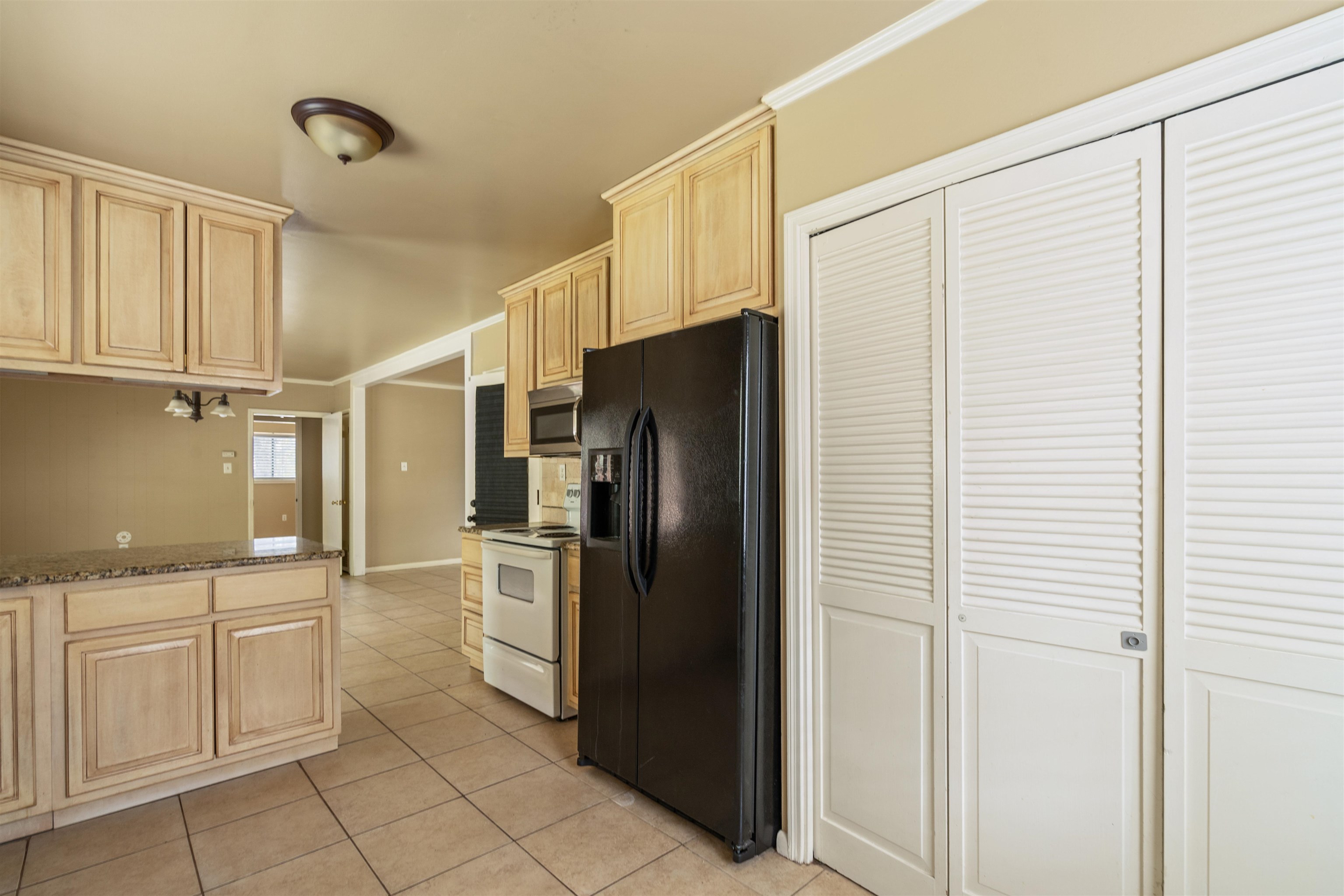 Image 8 of 20 For 214 Strickland W