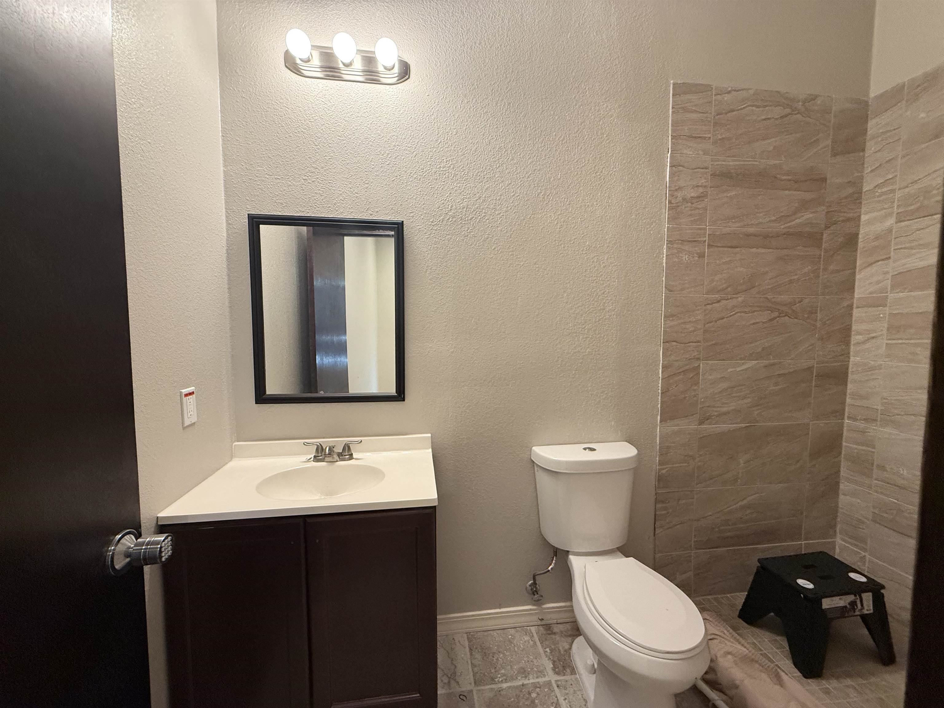 Image 13 of 29 For 105 Margaret