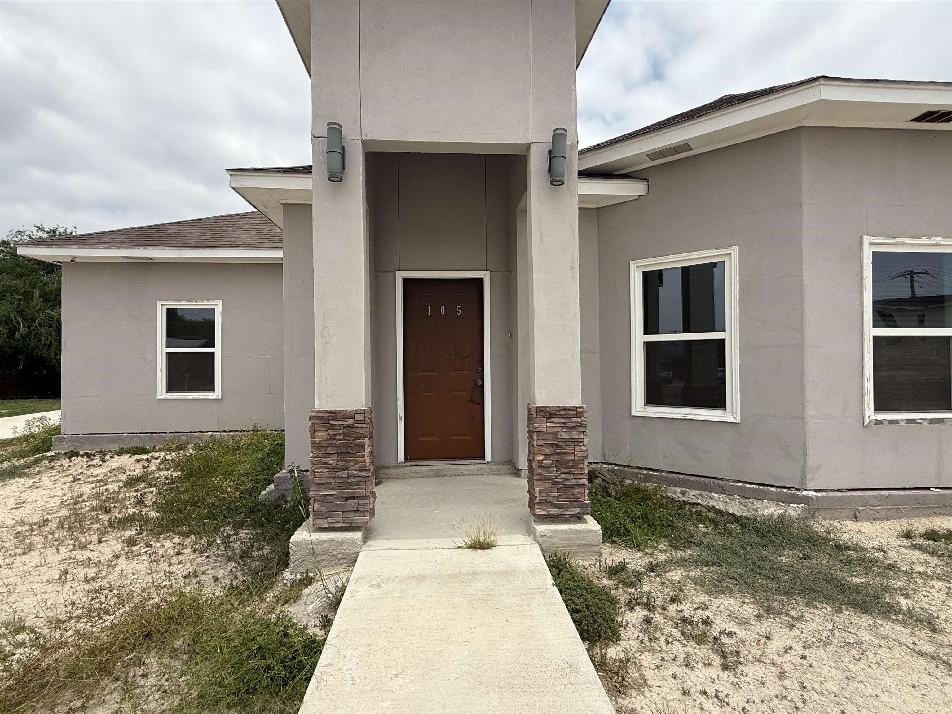 Image 4 of 29 For 105 Margaret