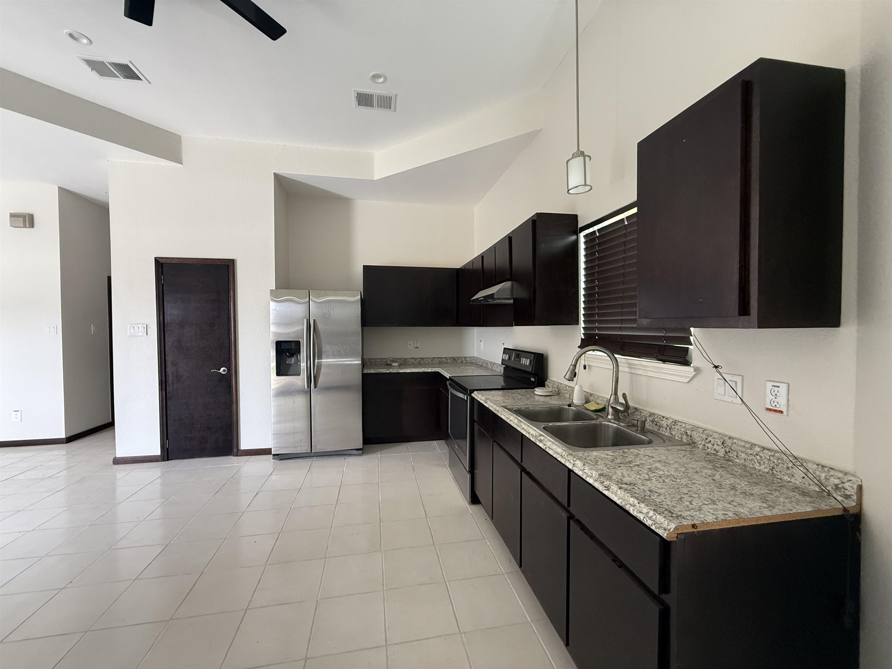 Image 8 of 29 For 105 Margaret