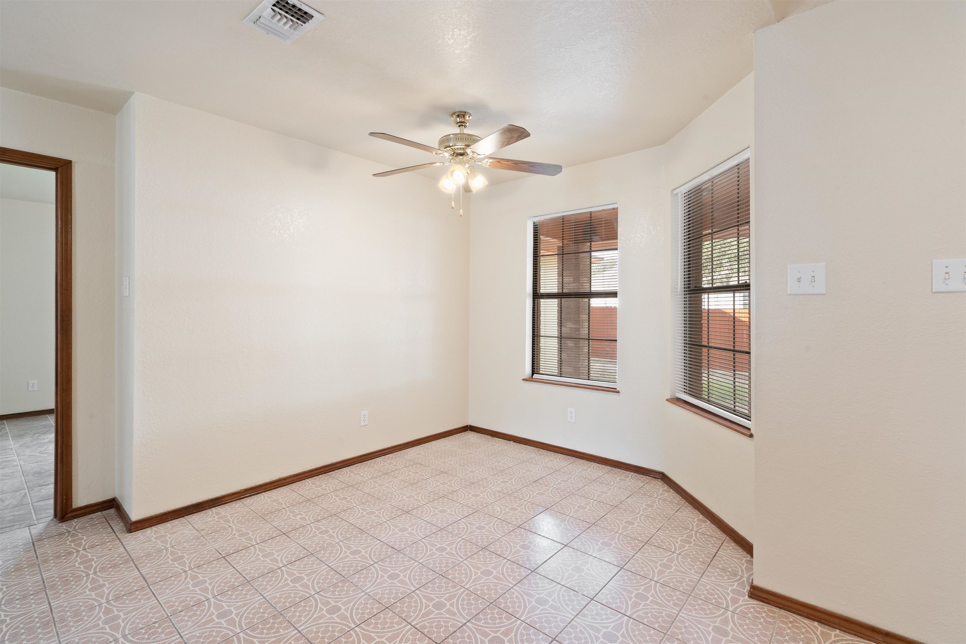 Image 11 of 23 For 104 Virgie