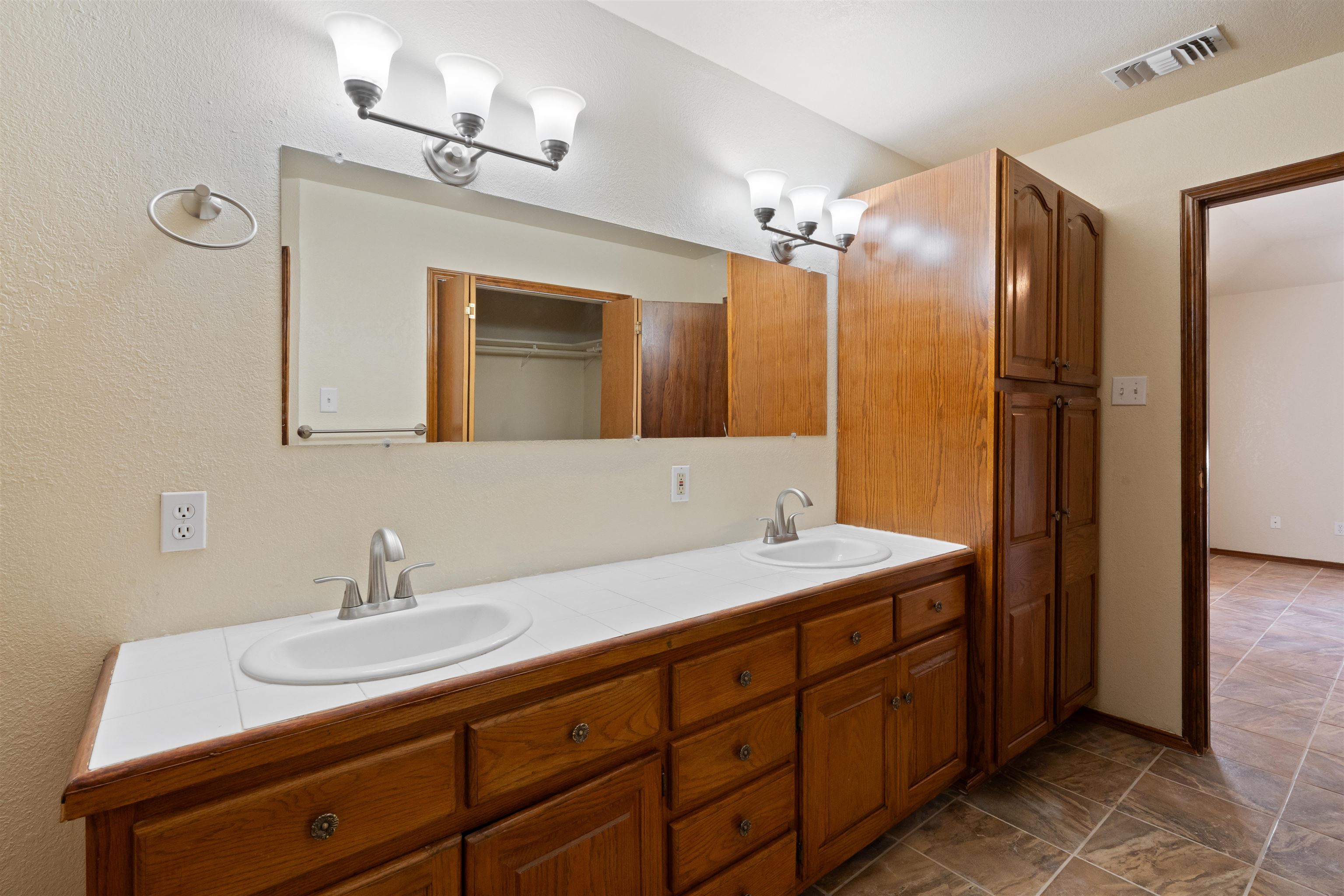 Image 14 of 23 For 104 Virgie