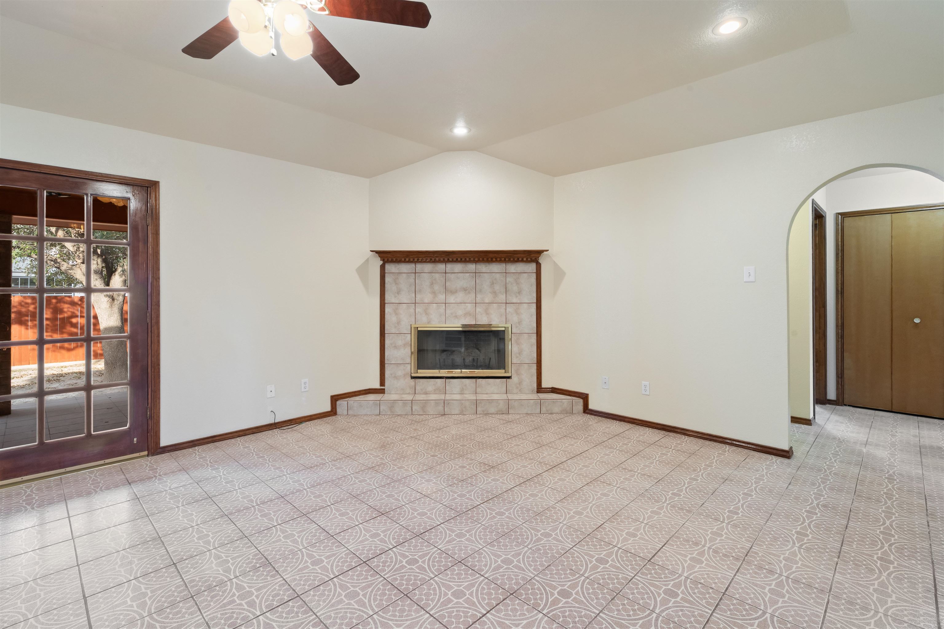 Image 5 of 23 For 104 Virgie