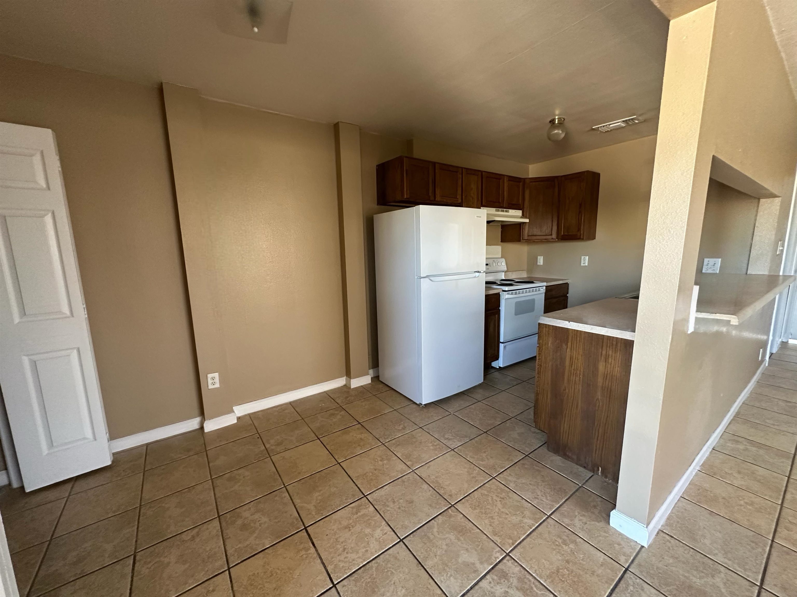 Image 3 of 7 For 103 Unit D Sahnnon