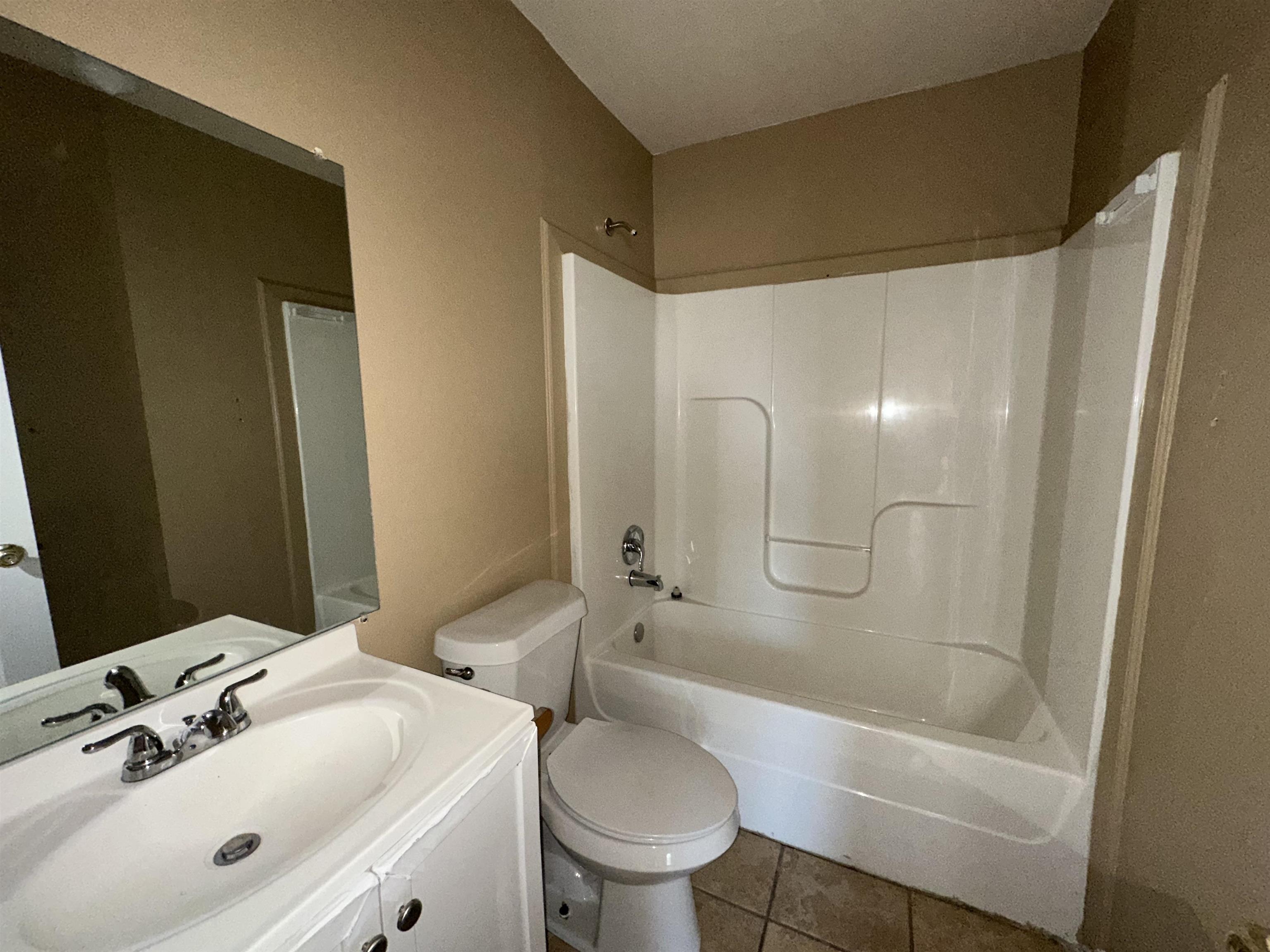 Image 7 of 7 For 103 Unit D Sahnnon