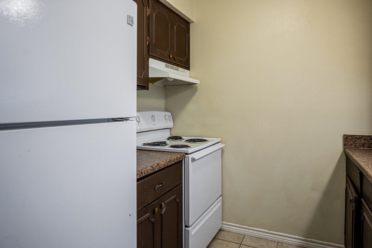 Image 7 of 13 For 706 10th W 