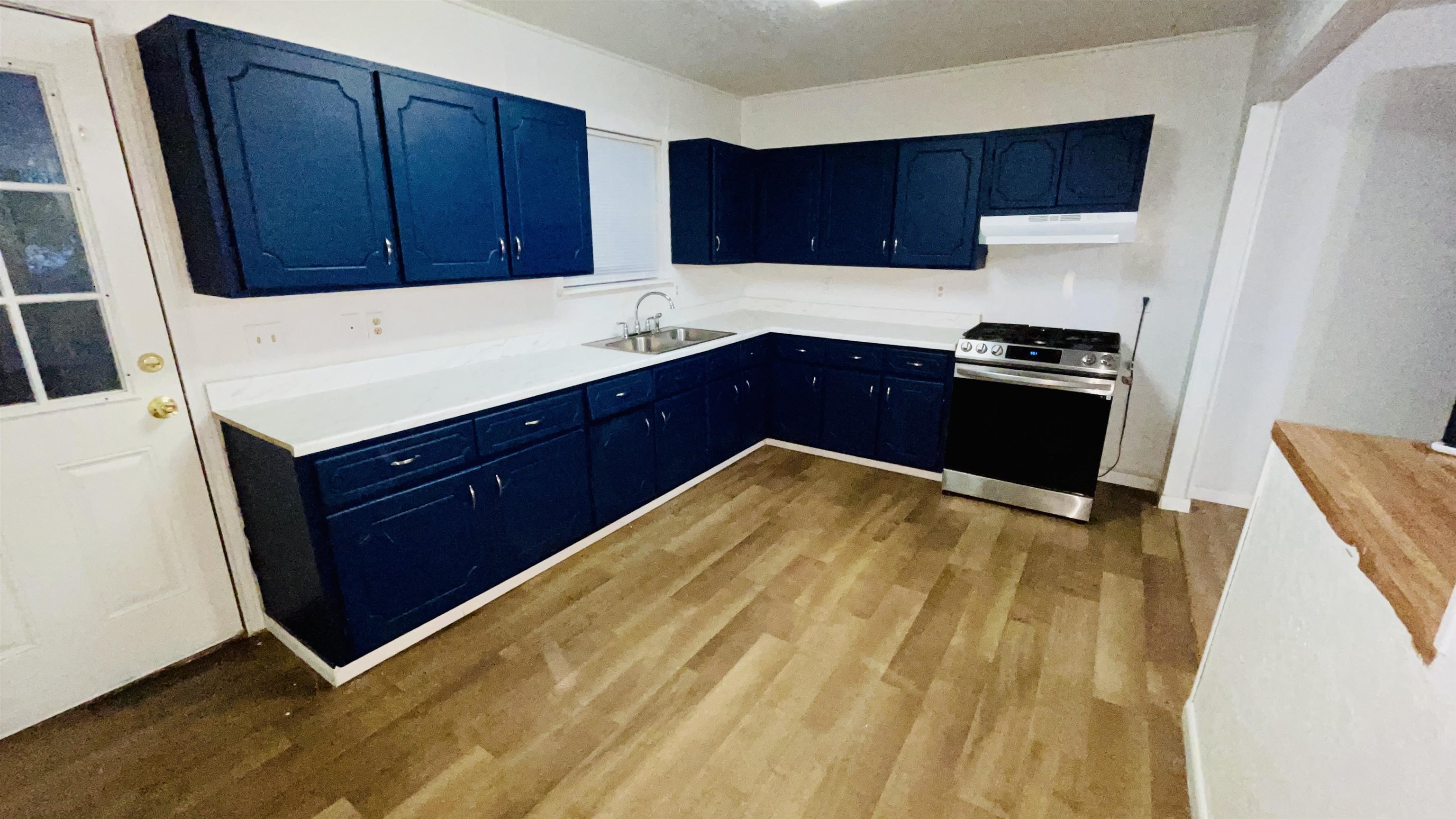 Image 13 of 20 For 405 Bowie E