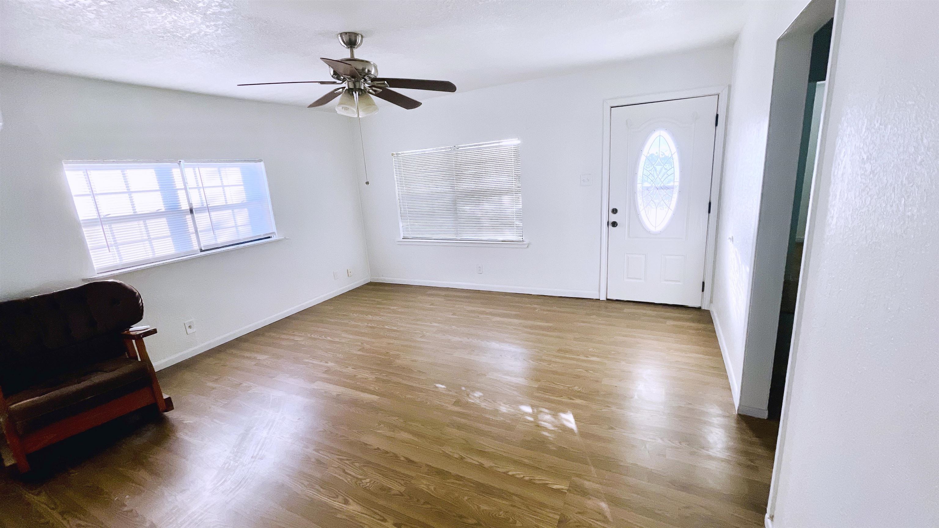 Image 14 of 20 For 405 Bowie E