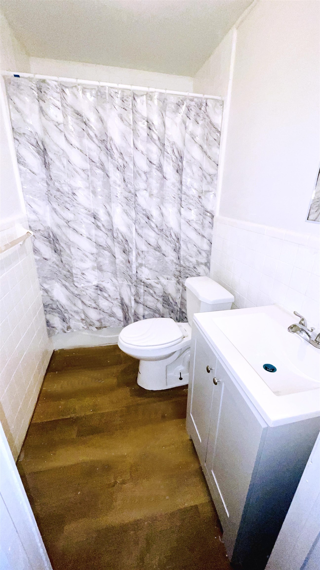 Image 15 of 20 For 405 Bowie E