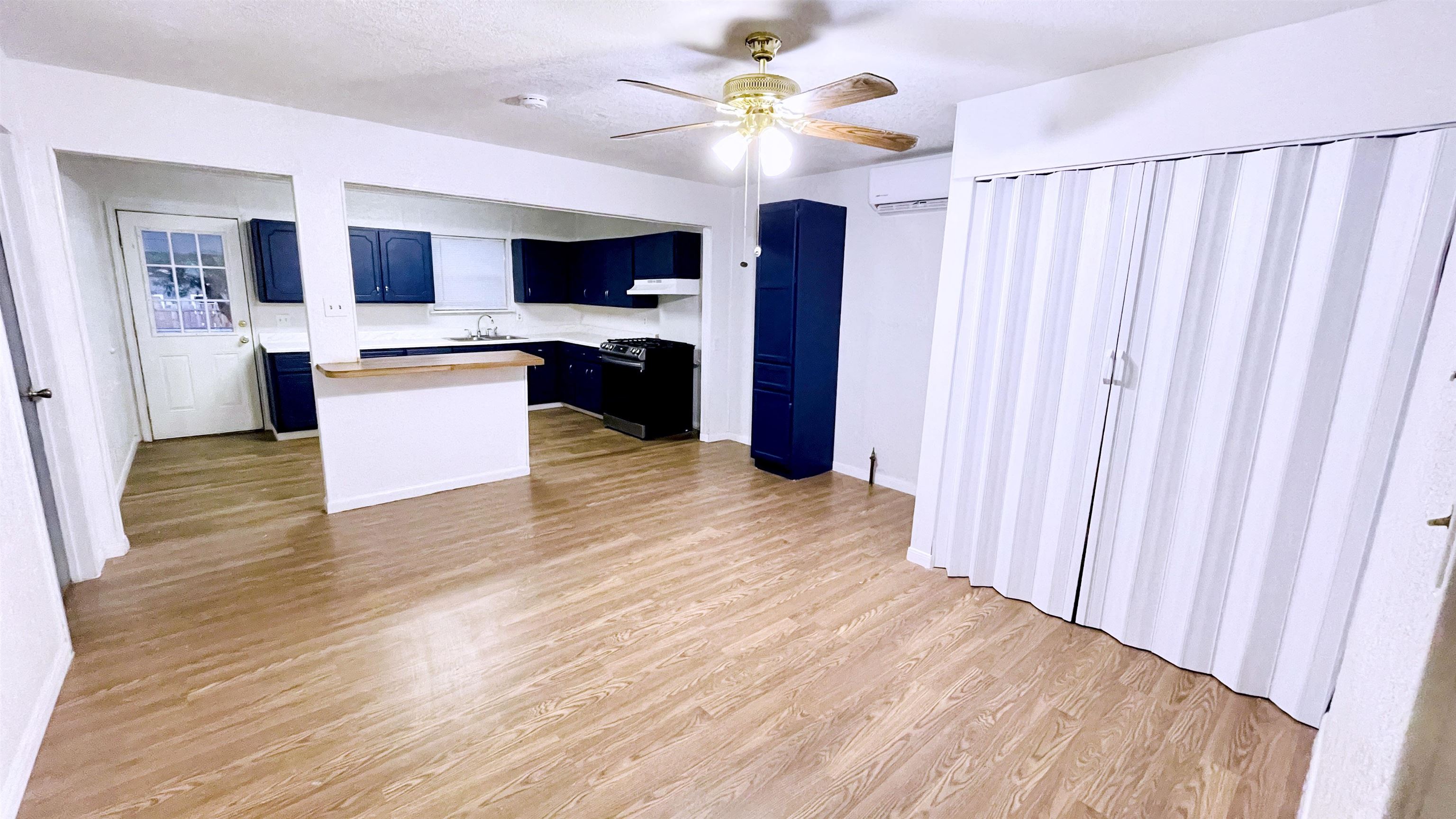 Image 18 of 20 For 405 Bowie E