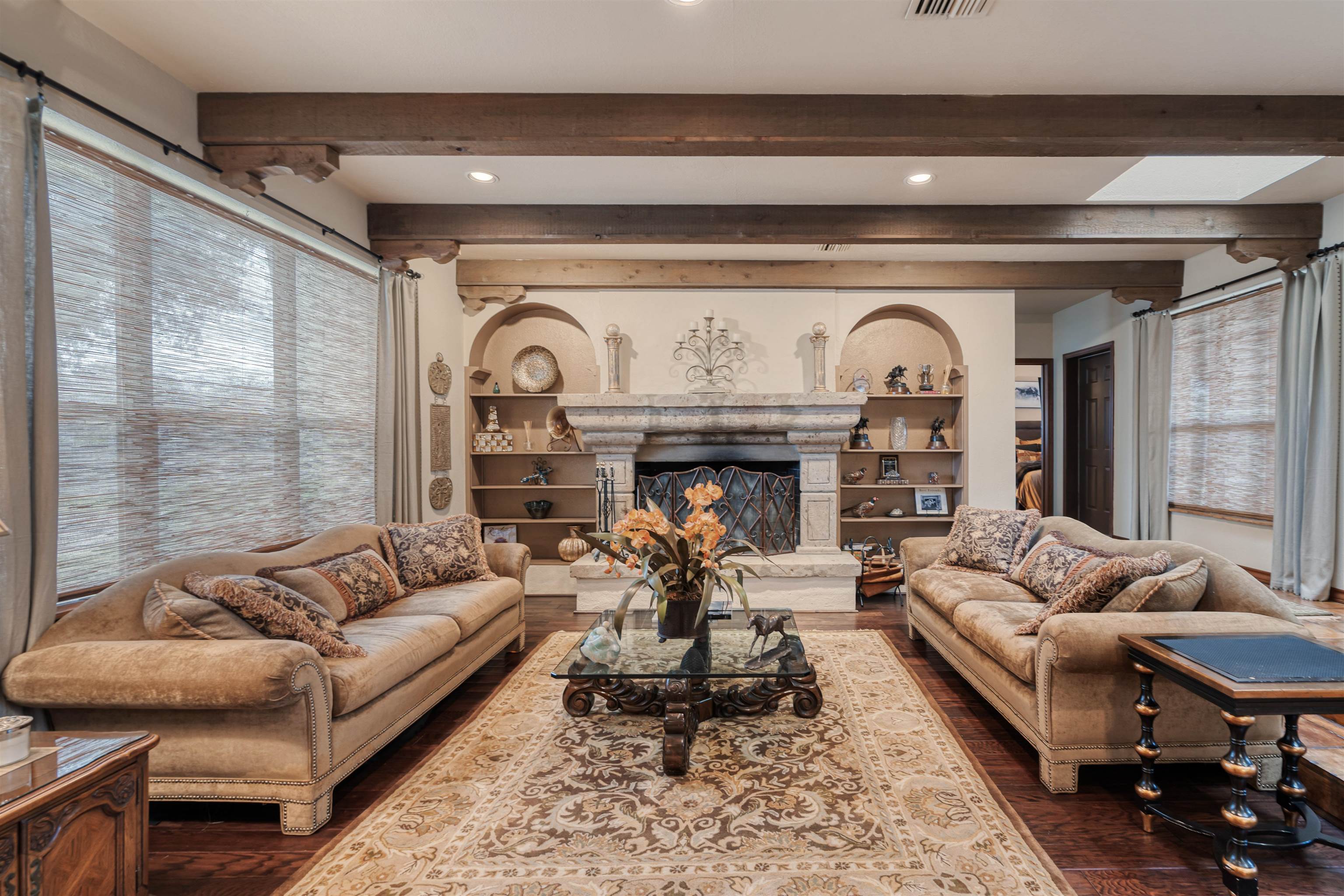 Image 11 of 49 For 505 Gilchrist