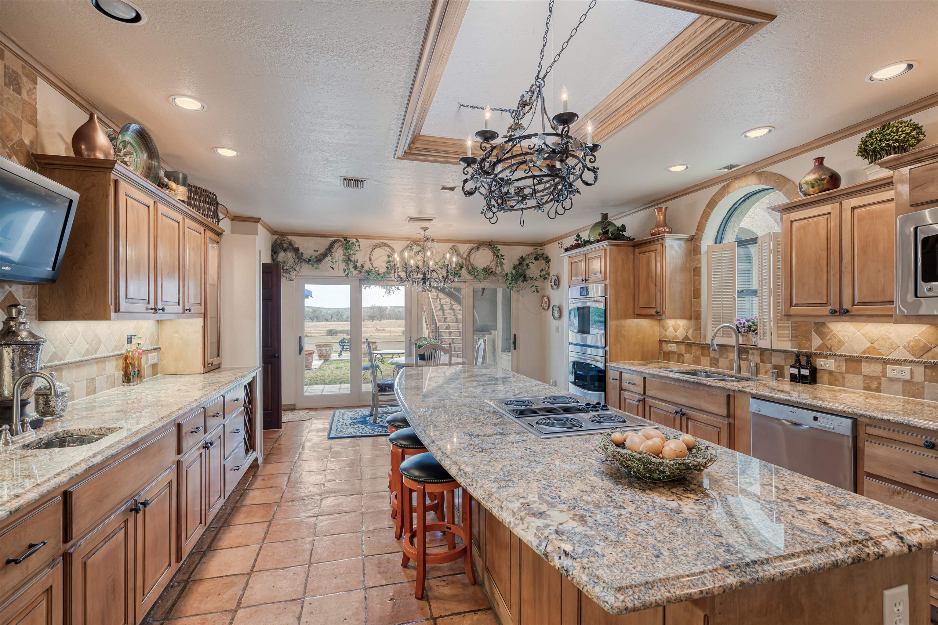 Image 19 of 49 For 505 Gilchrist