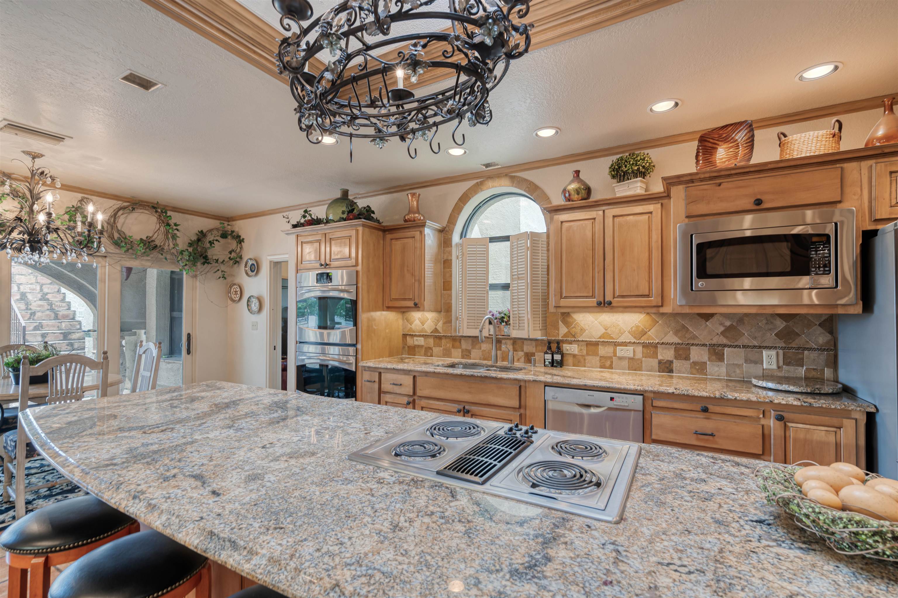 Image 24 of 49 For 505 Gilchrist