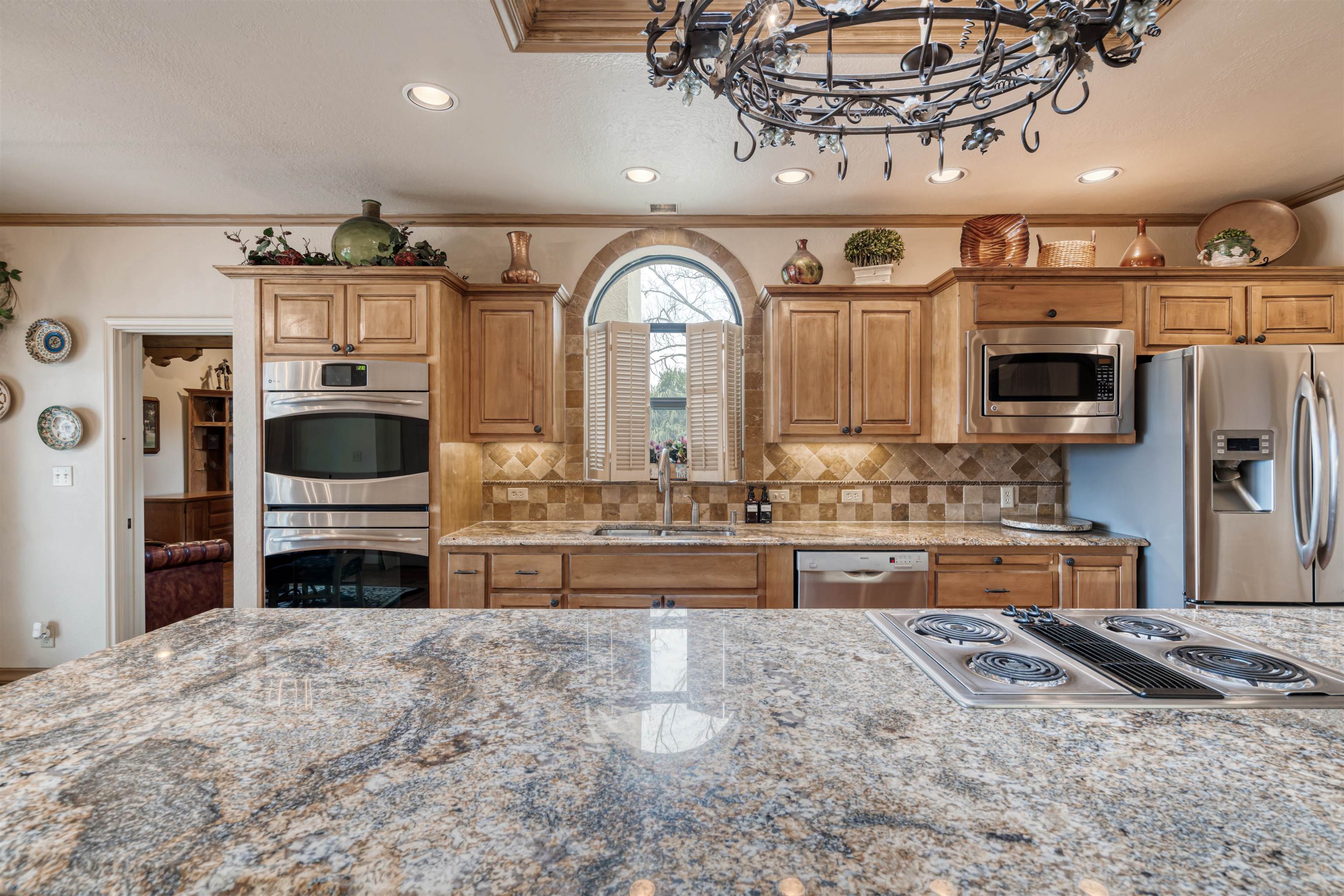 Image 28 of 49 For 505 Gilchrist