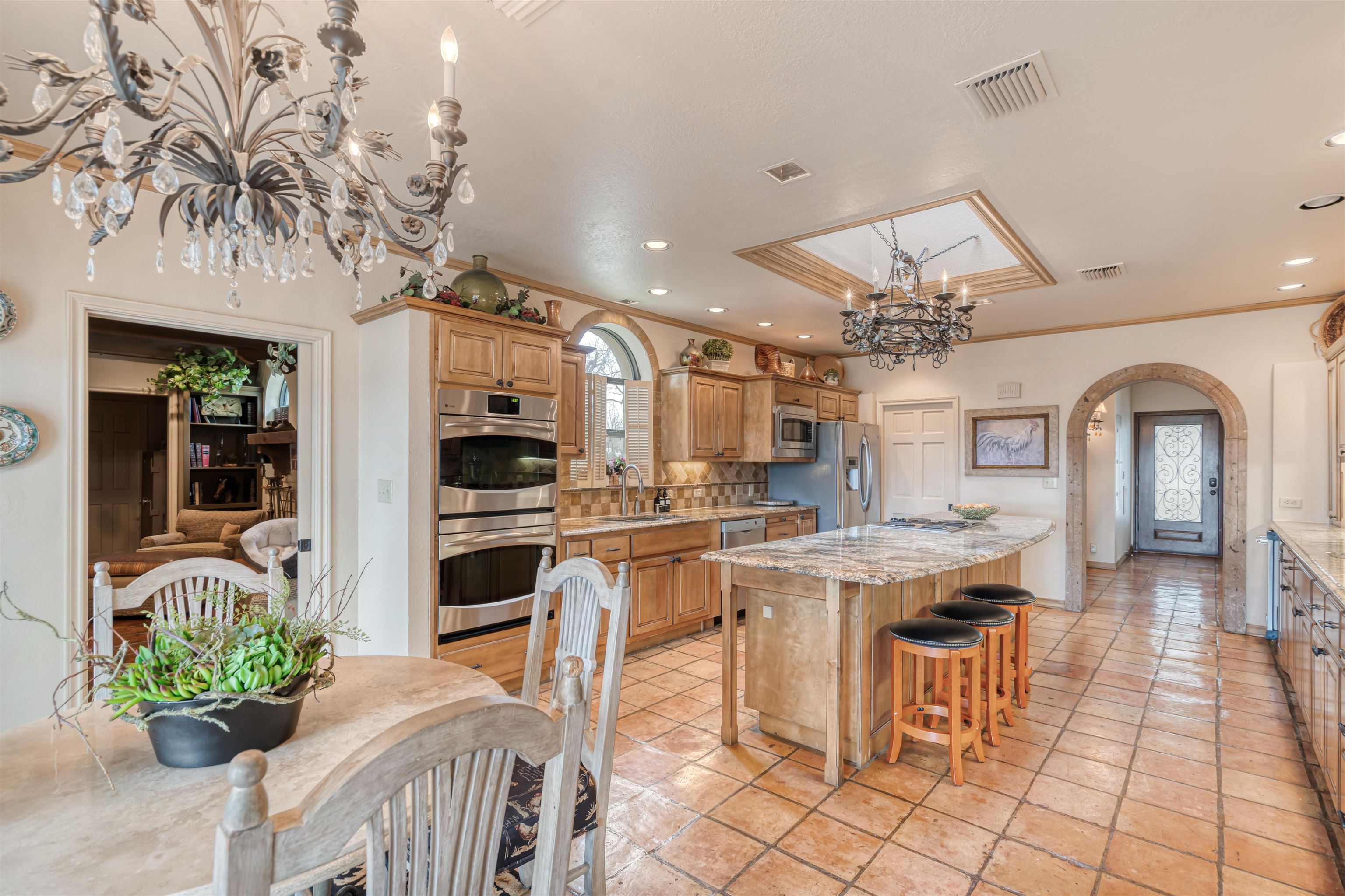 Image 29 of 49 For 505 Gilchrist