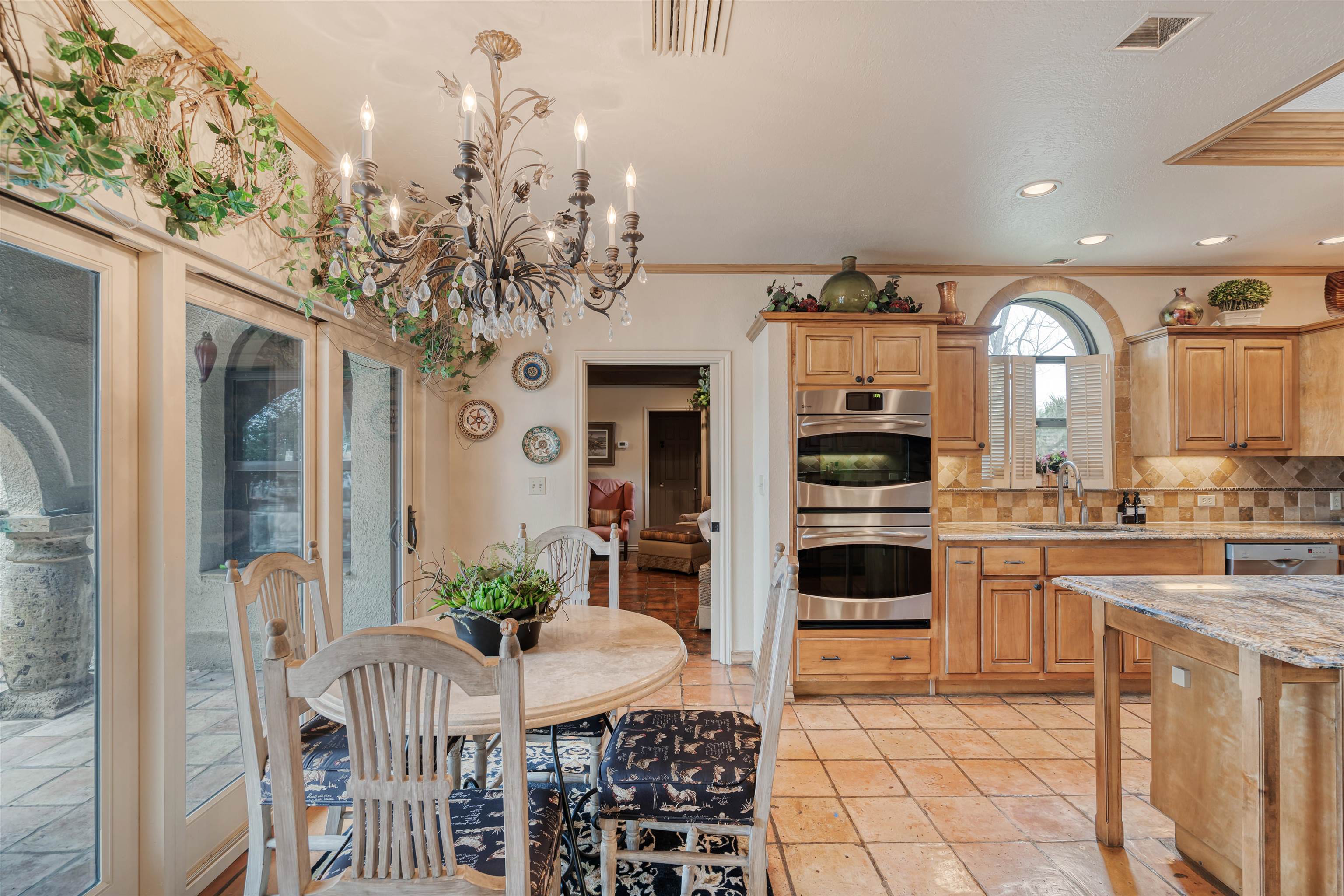 Image 30 of 49 For 505 Gilchrist