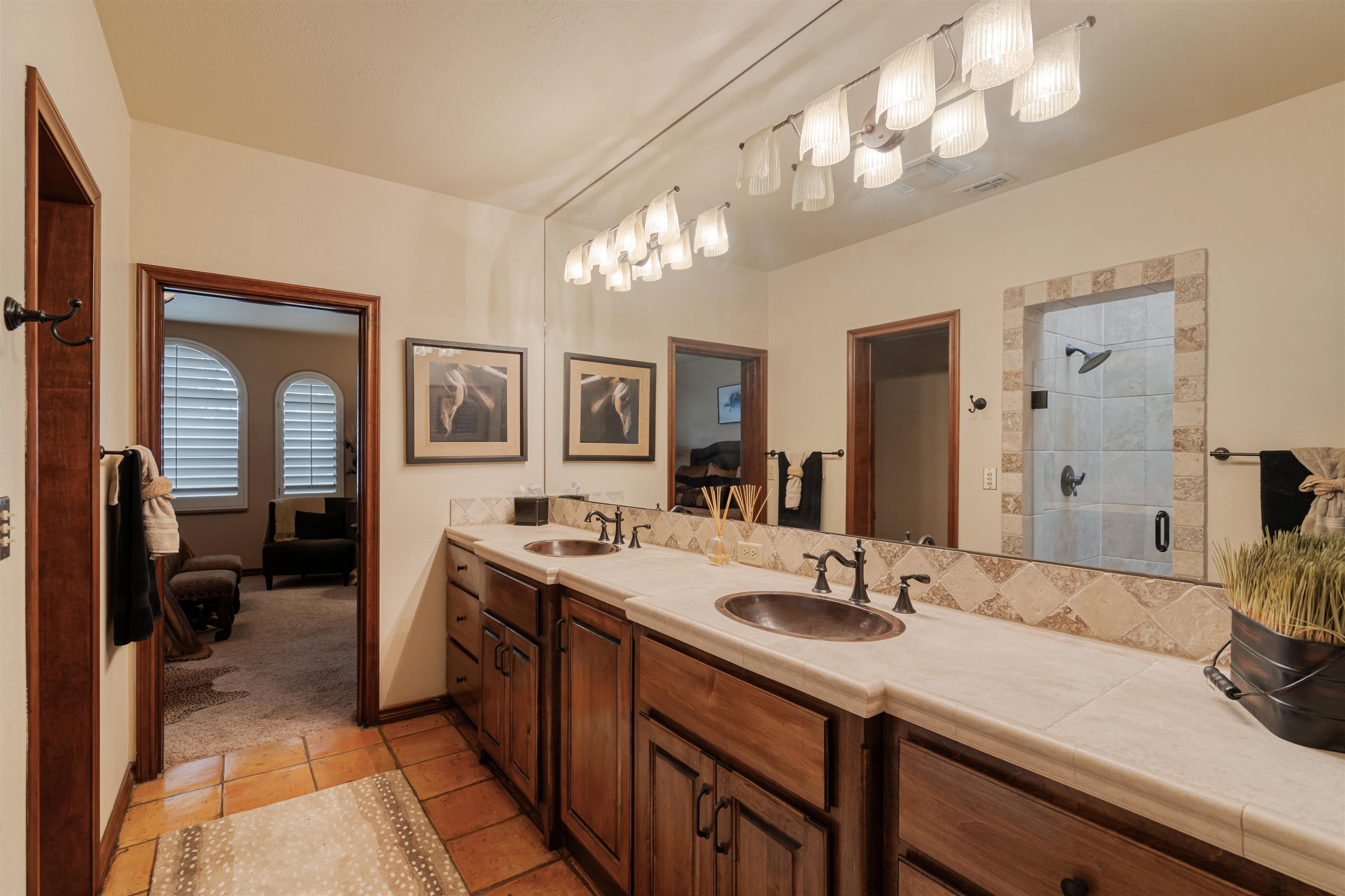 Image 38 of 49 For 505 Gilchrist