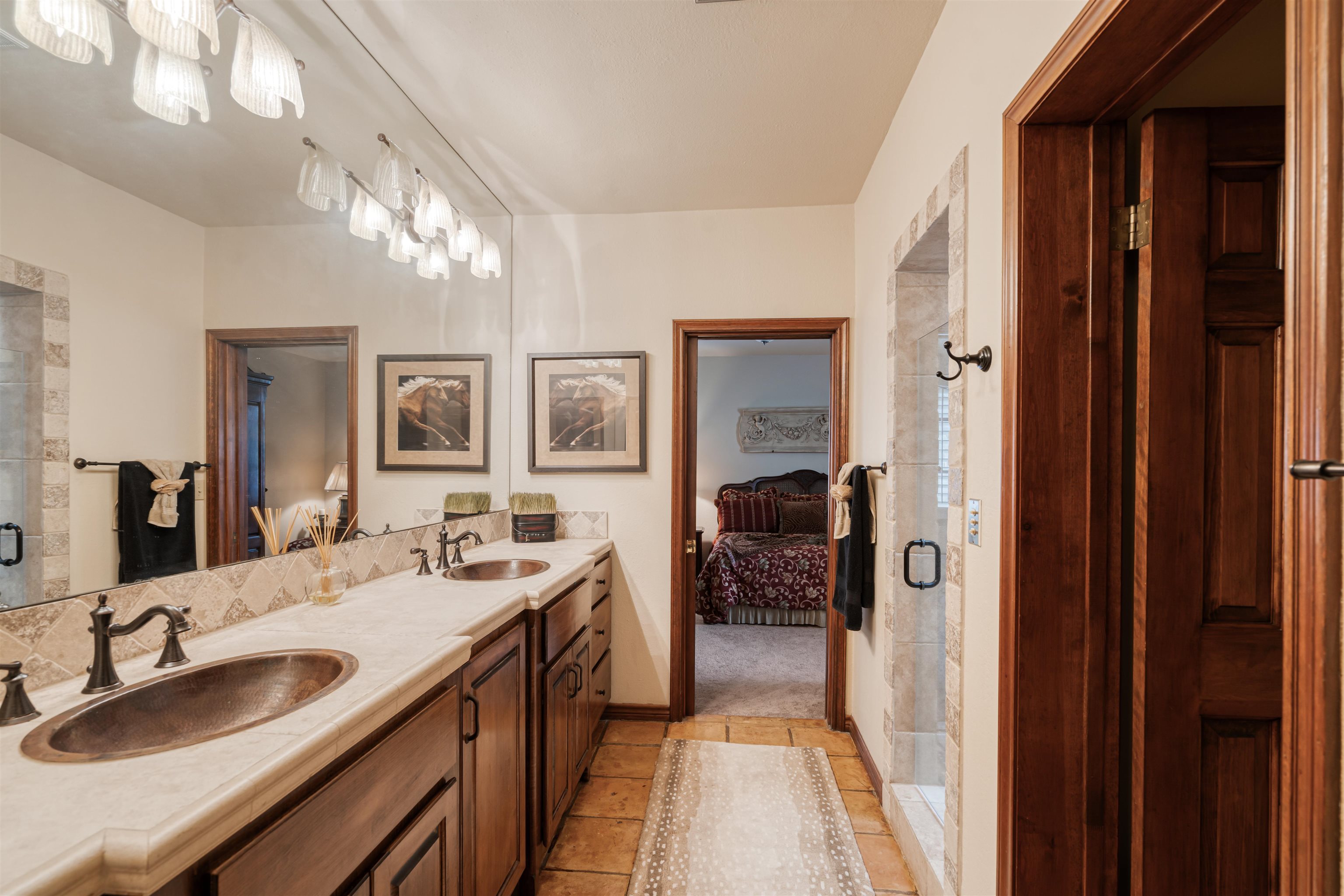 Image 39 of 49 For 505 Gilchrist