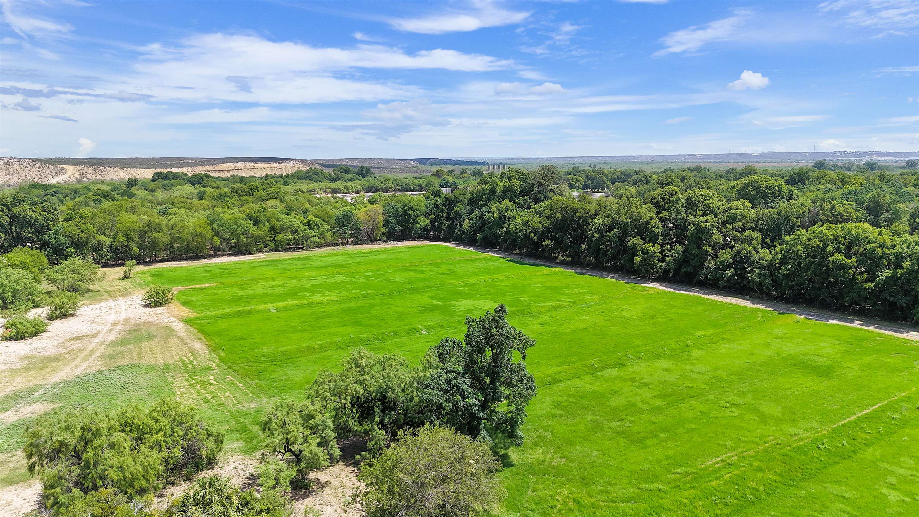 Image 11 of 14 For 505 Gilchrist- B