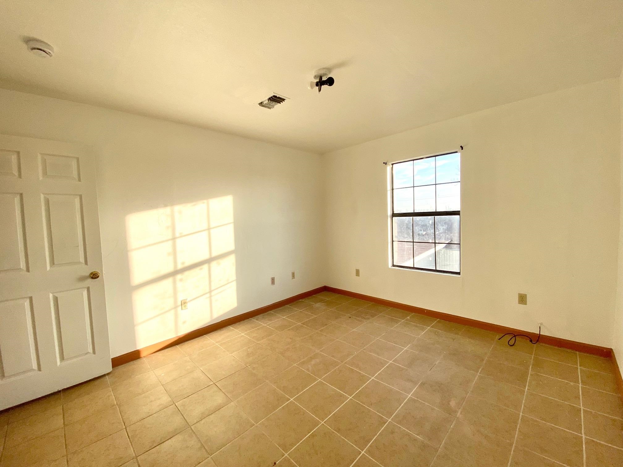 Image 10 of 11 For 110 Holly Unit 1