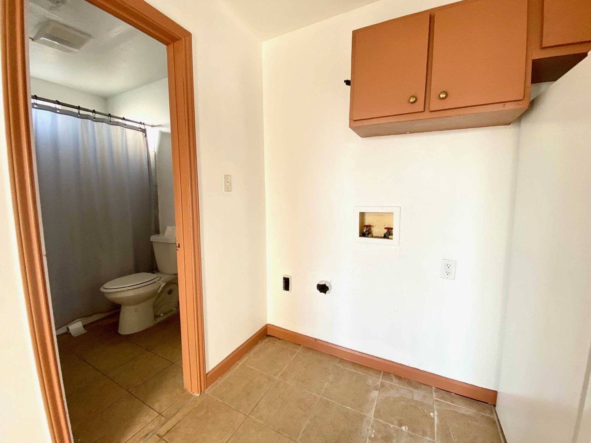 Image 7 of 11 For 110 Holly Unit 1