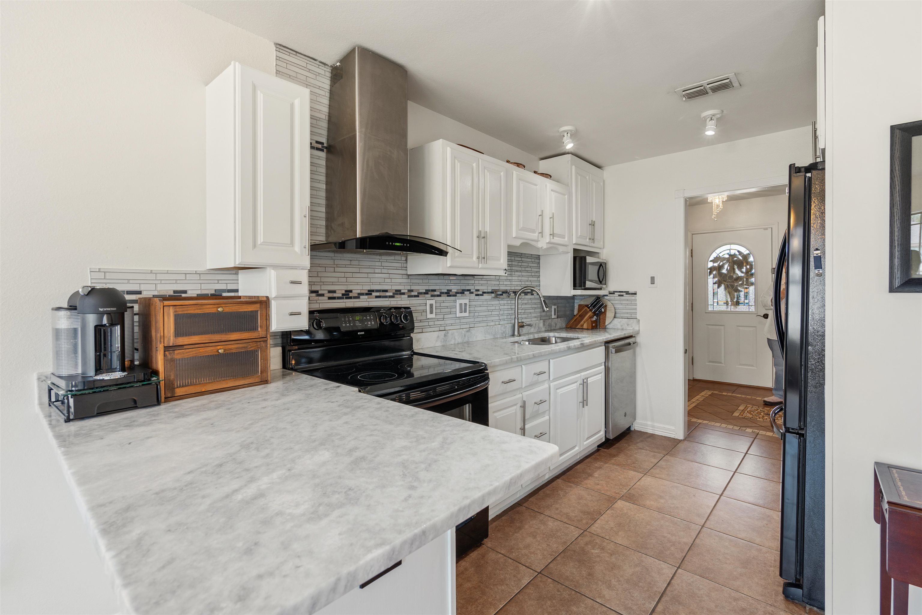 Image 17 of 47 For 201 Pete Dr  